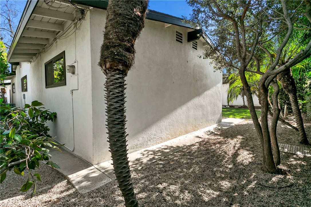 1625 W Santa Clara Avenue