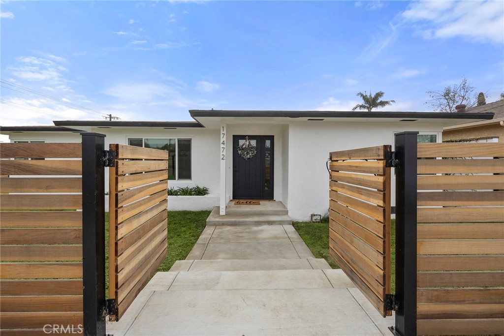 17472 E Santa Clara Avenue