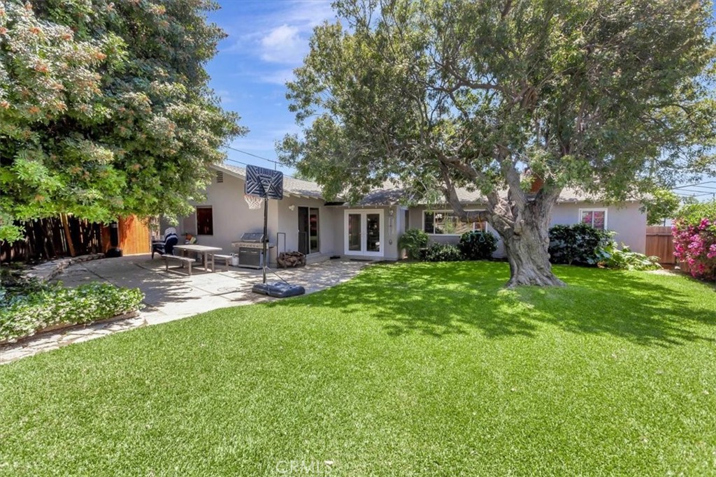 11111 Magda Lane