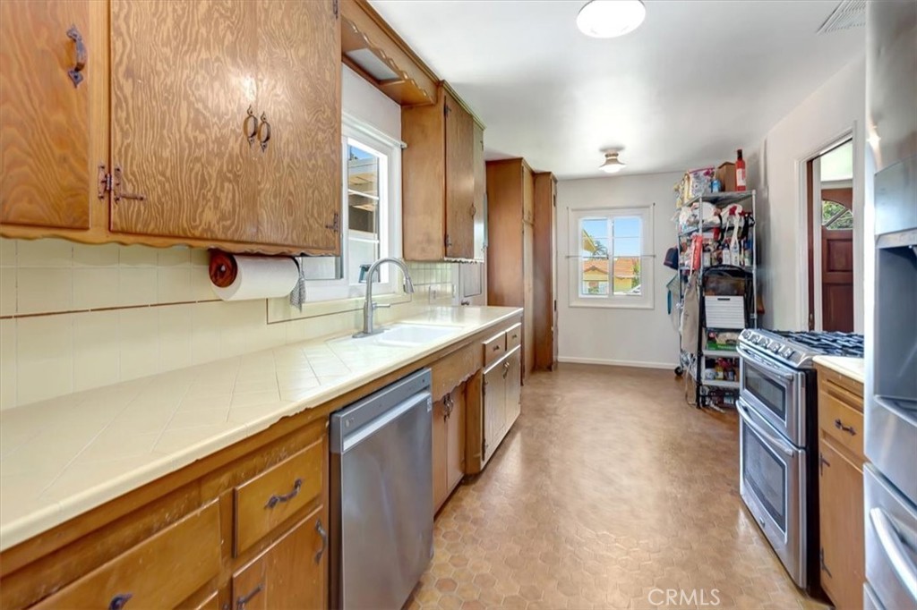 11111 Magda Lane
