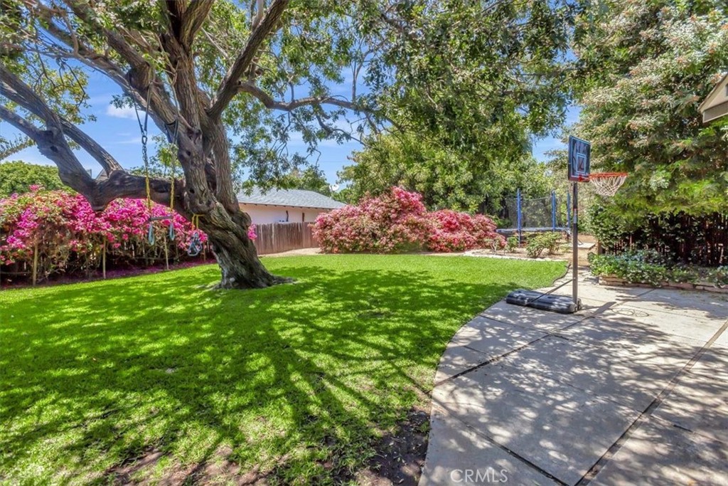 11111 Magda Lane