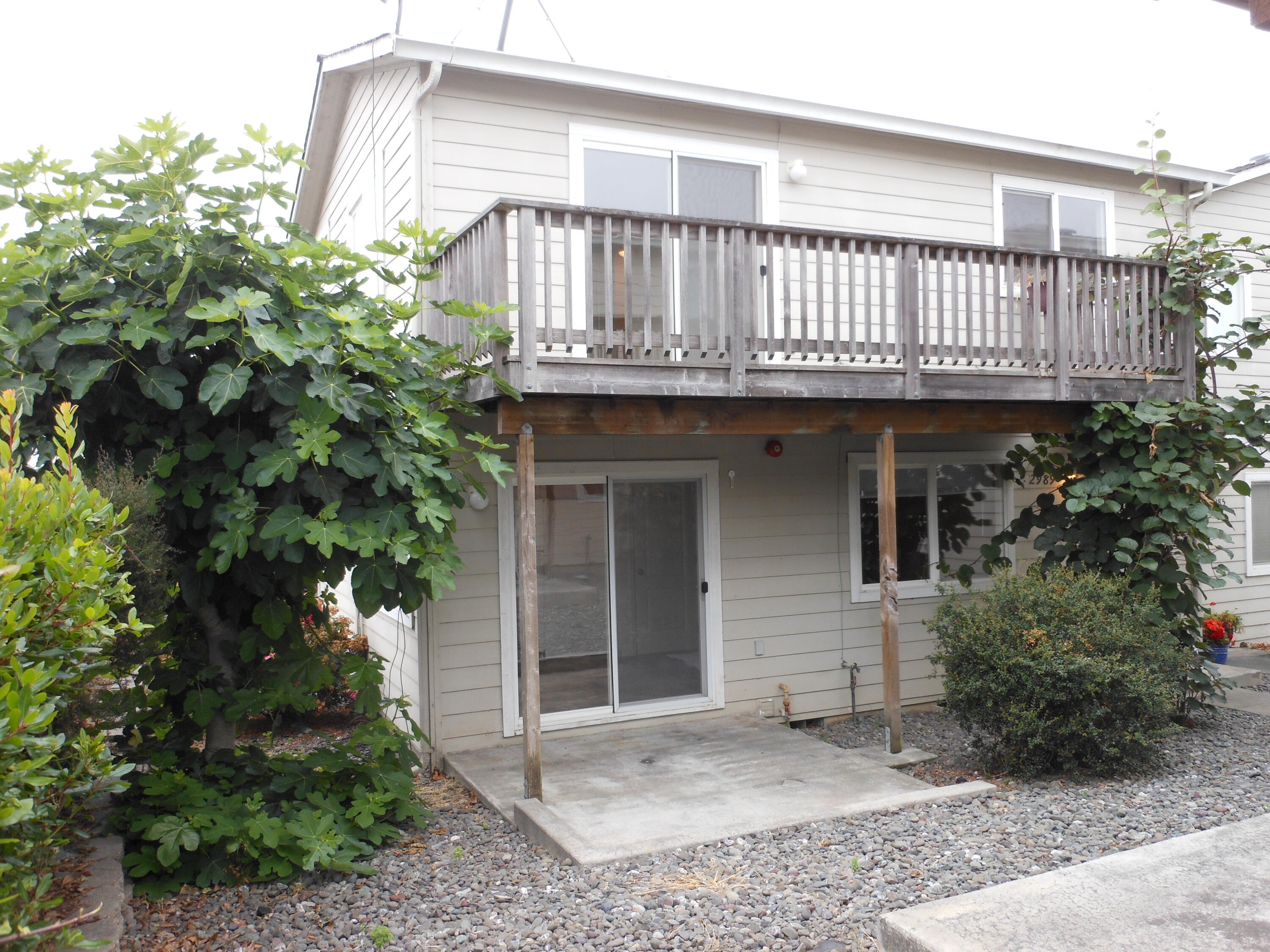 2989 Rainbow Lane