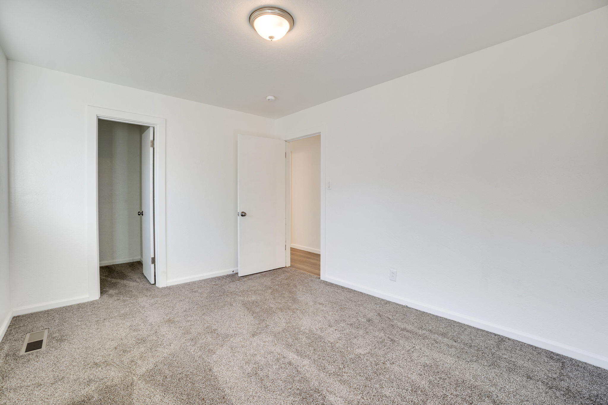 838 Mccullens Avenue