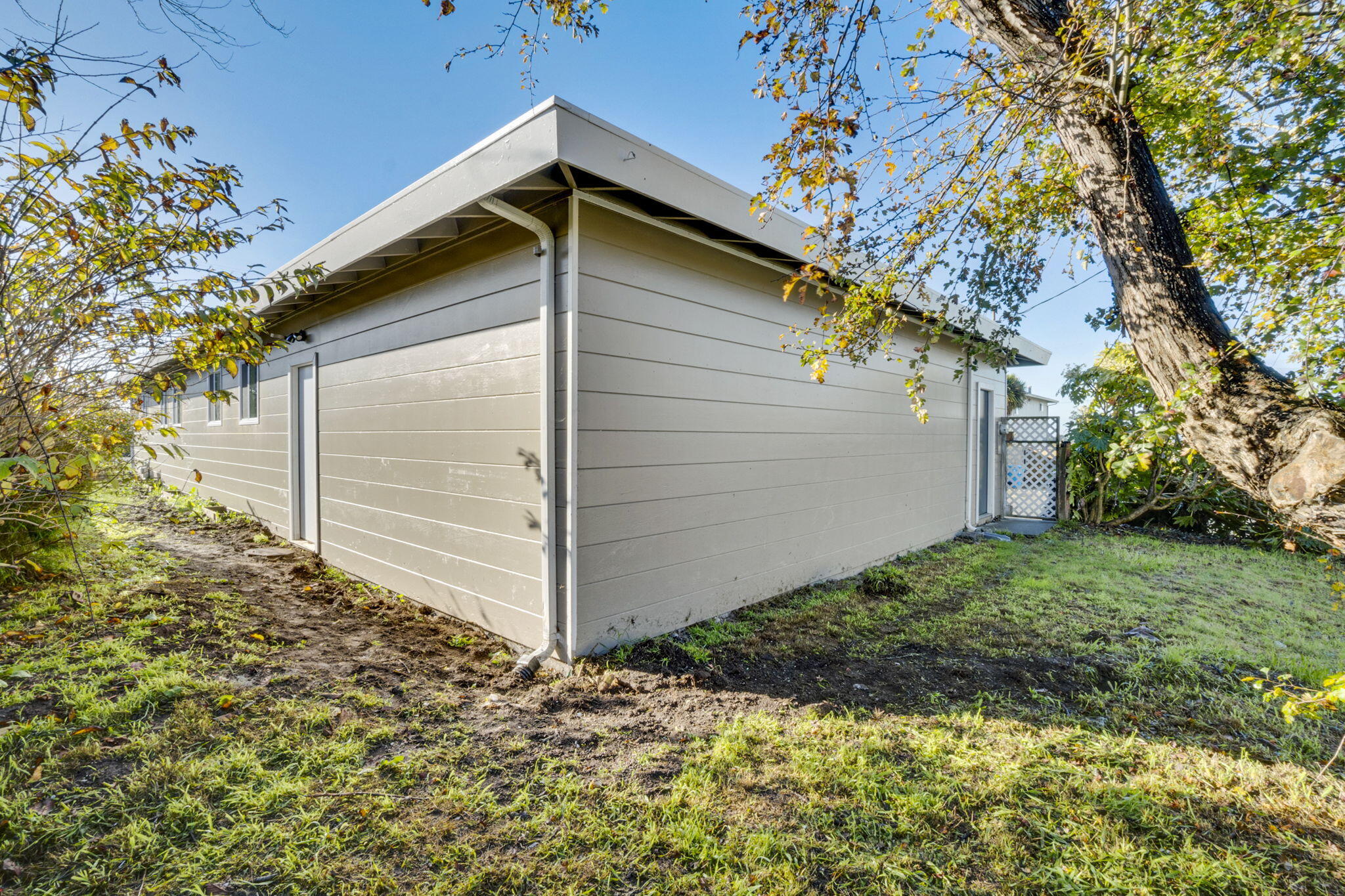 838 Mccullens Avenue