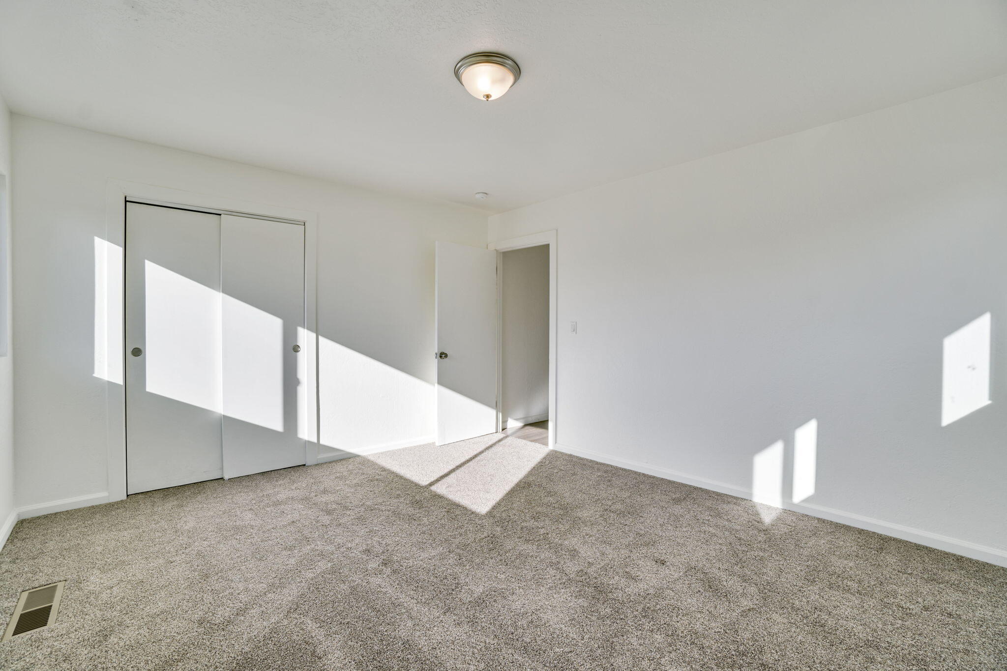 838 Mccullens Avenue