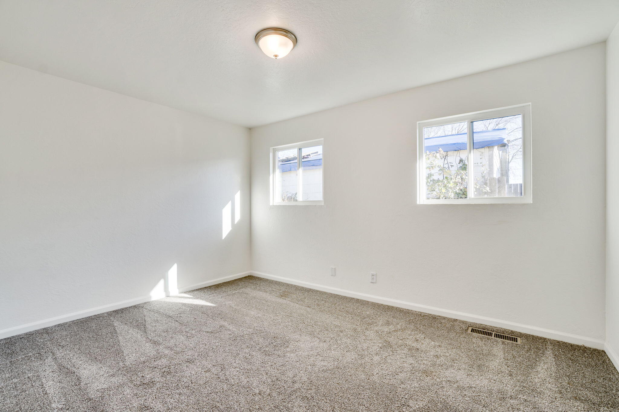 838 Mccullens Avenue