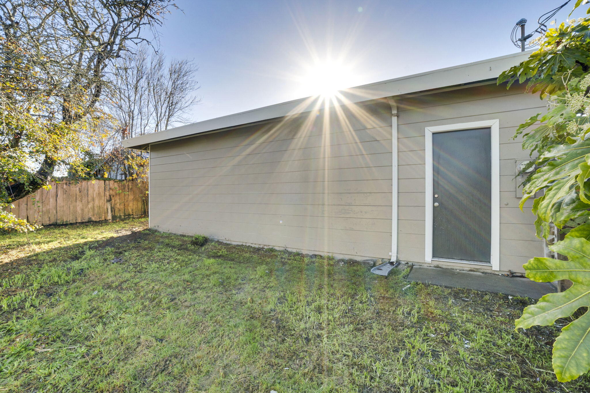 838 Mccullens Avenue