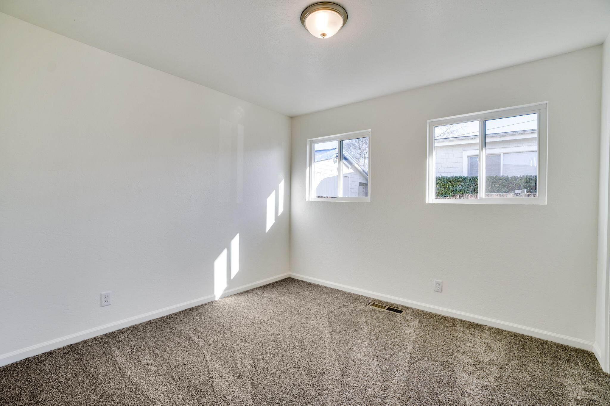 838 Mccullens Avenue