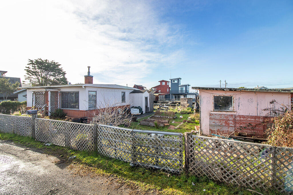 105 Crab Street