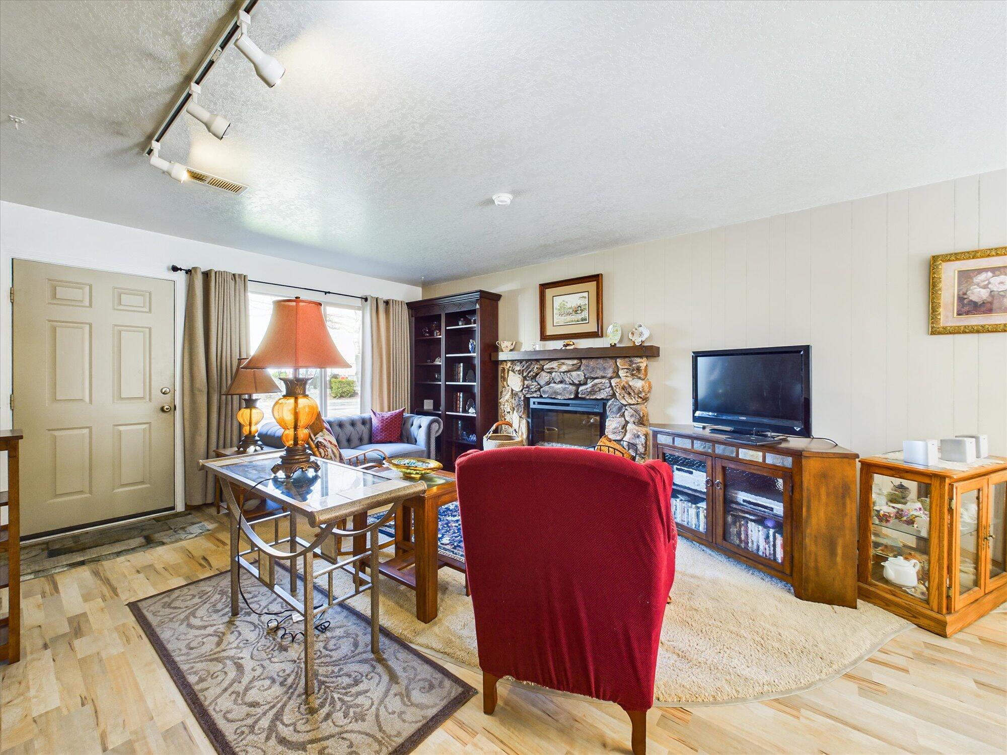 931 Hill #7 Street