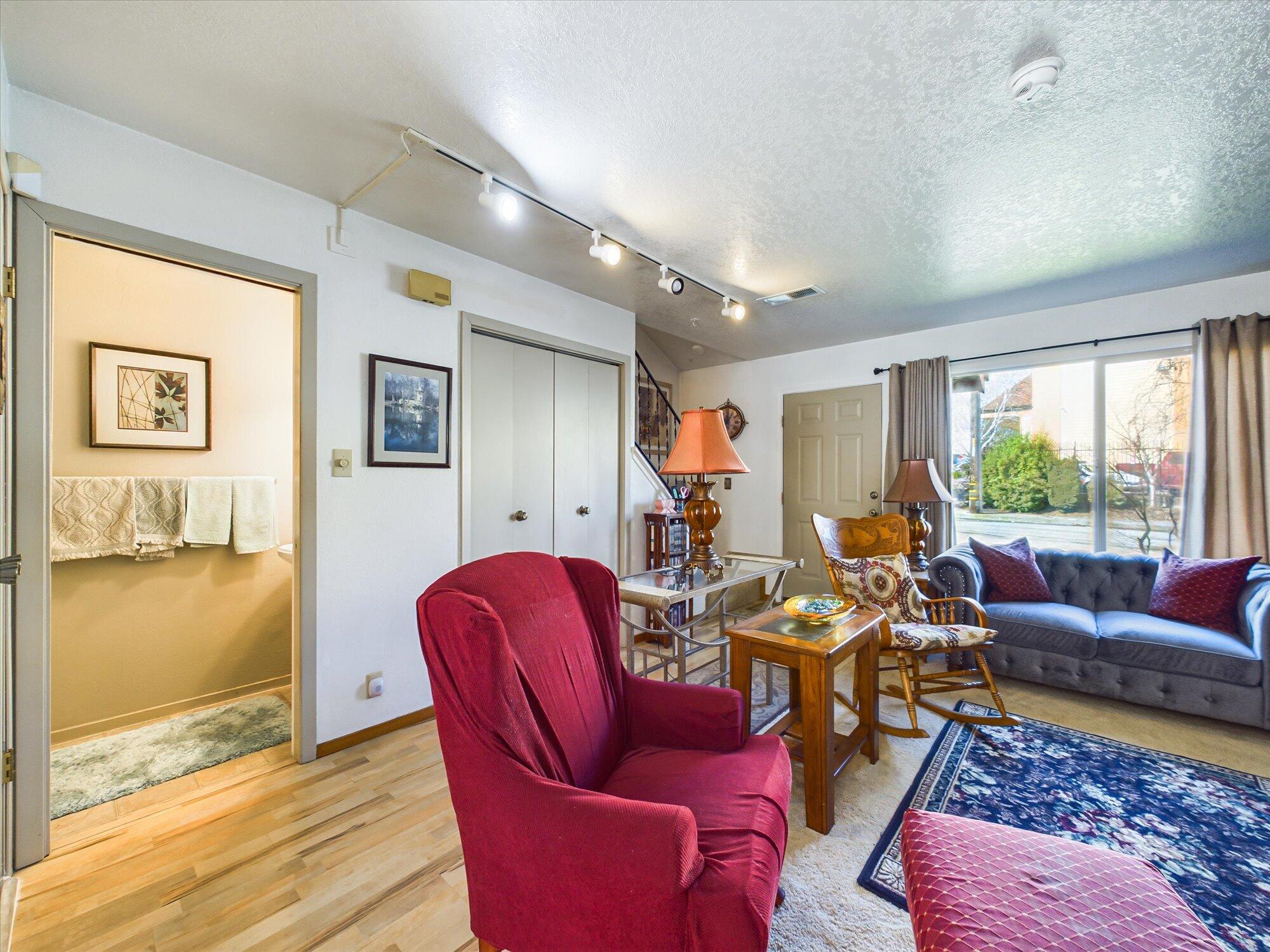 931 Hill #7 Street