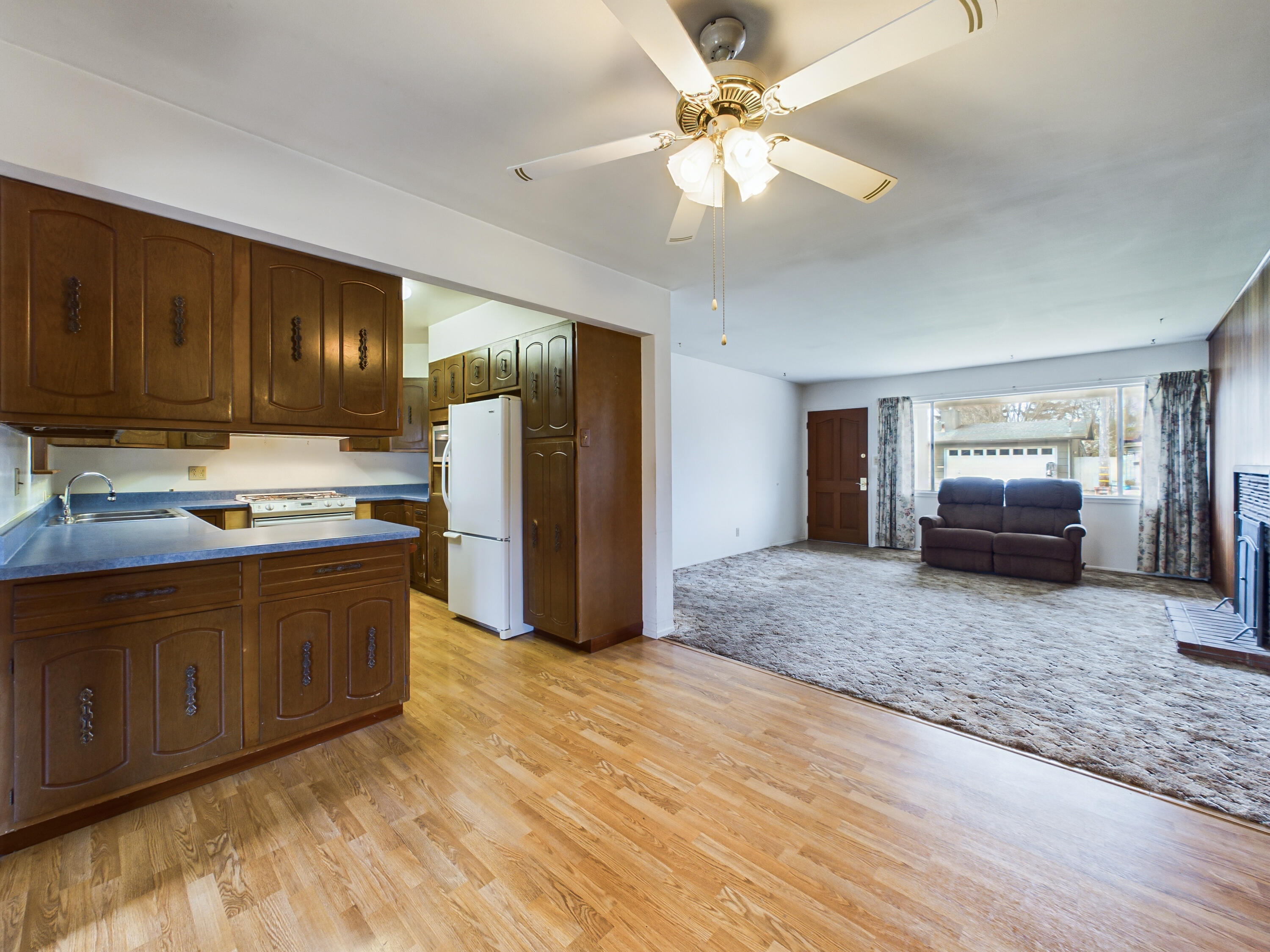 2560 Davis Way