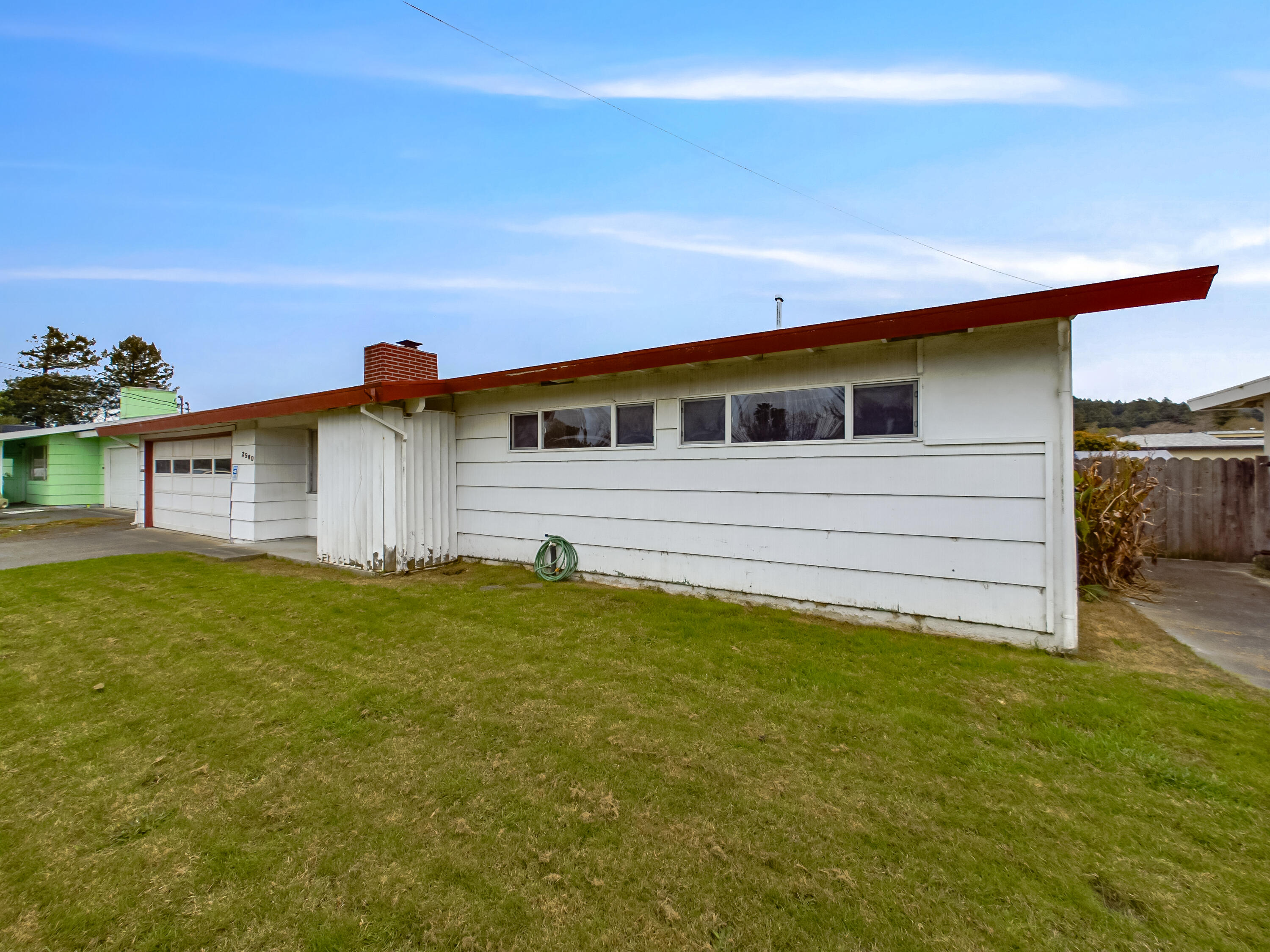 2560 Davis Way