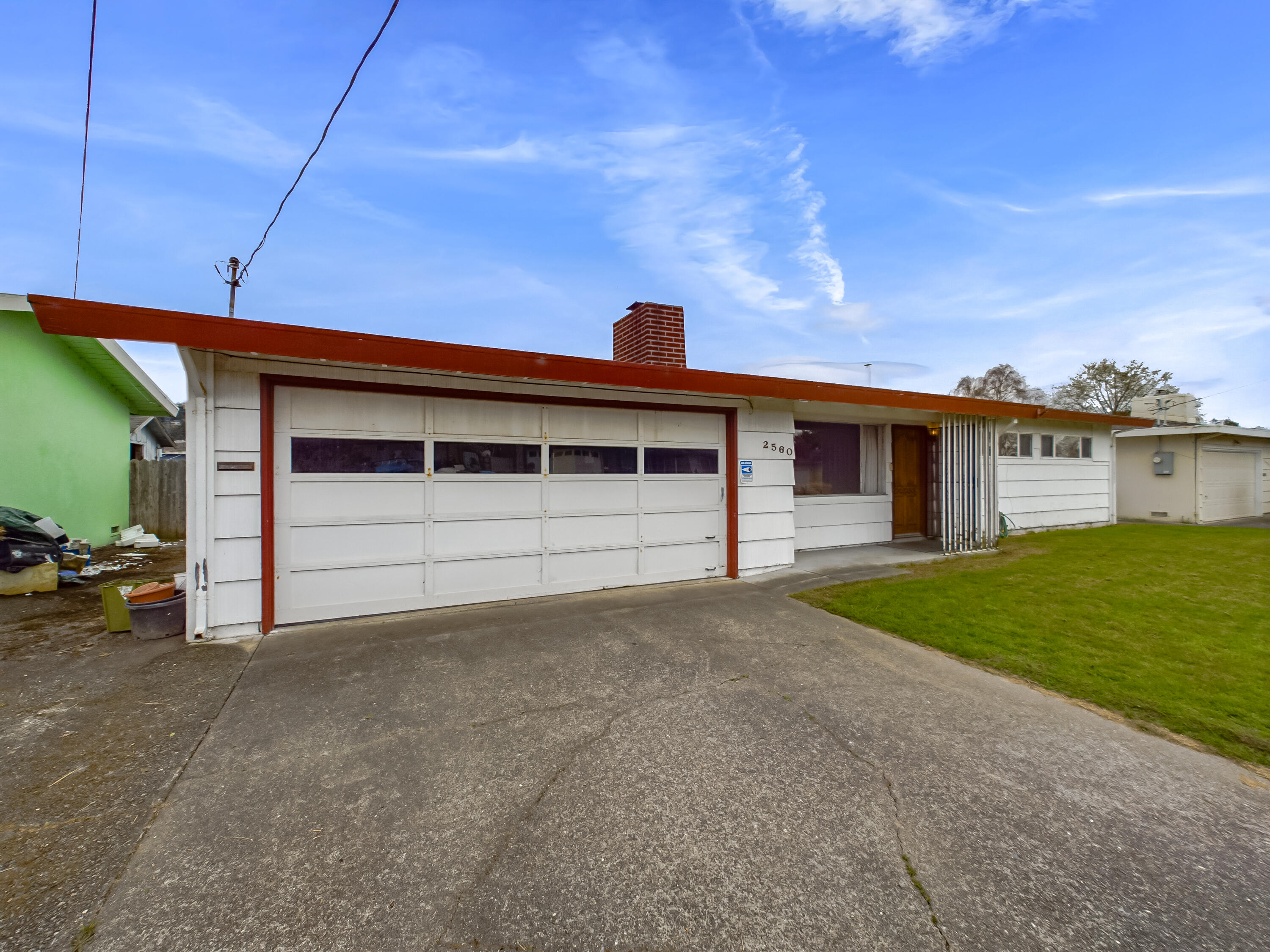 2560 Davis Way