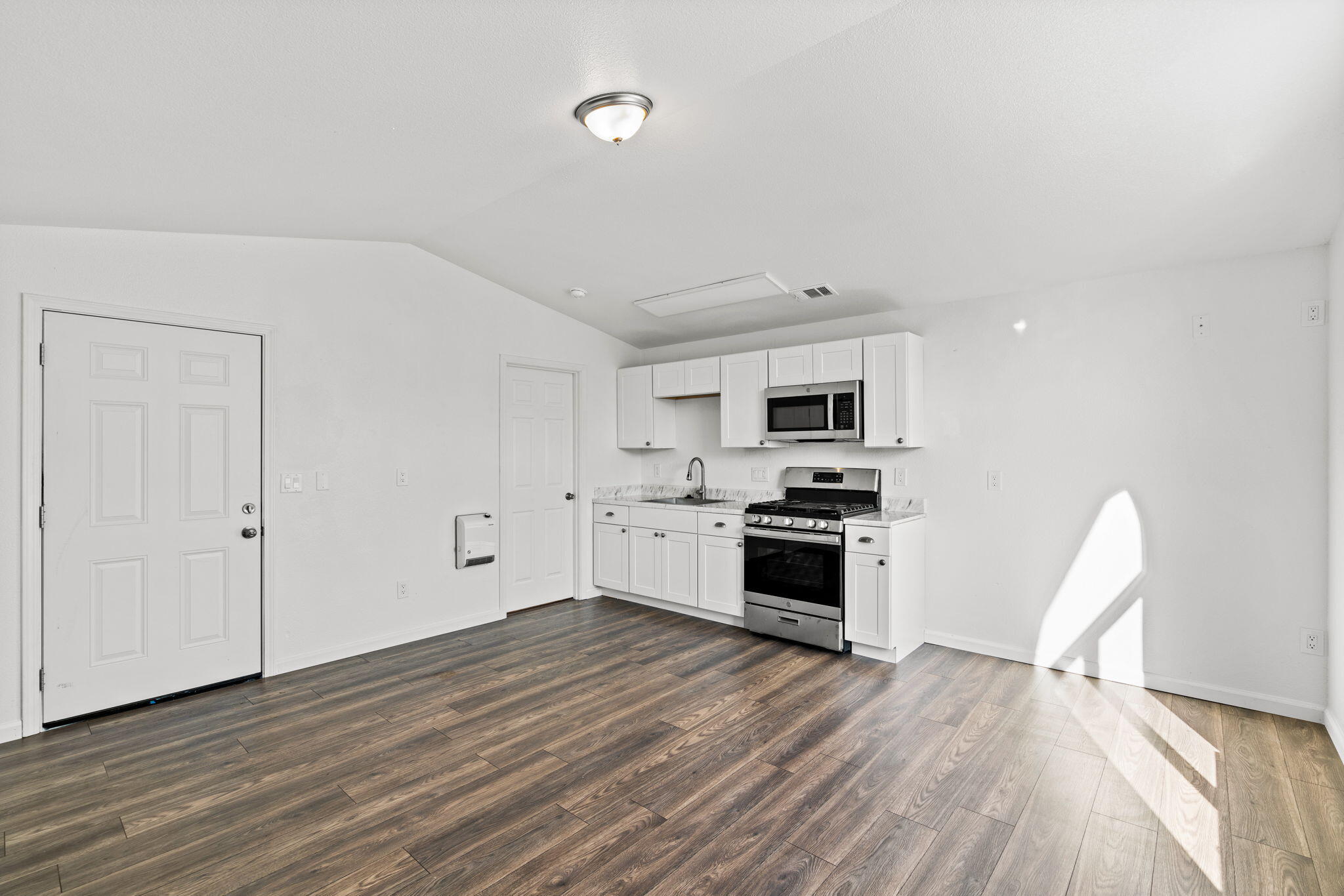 3980 Hillside Court