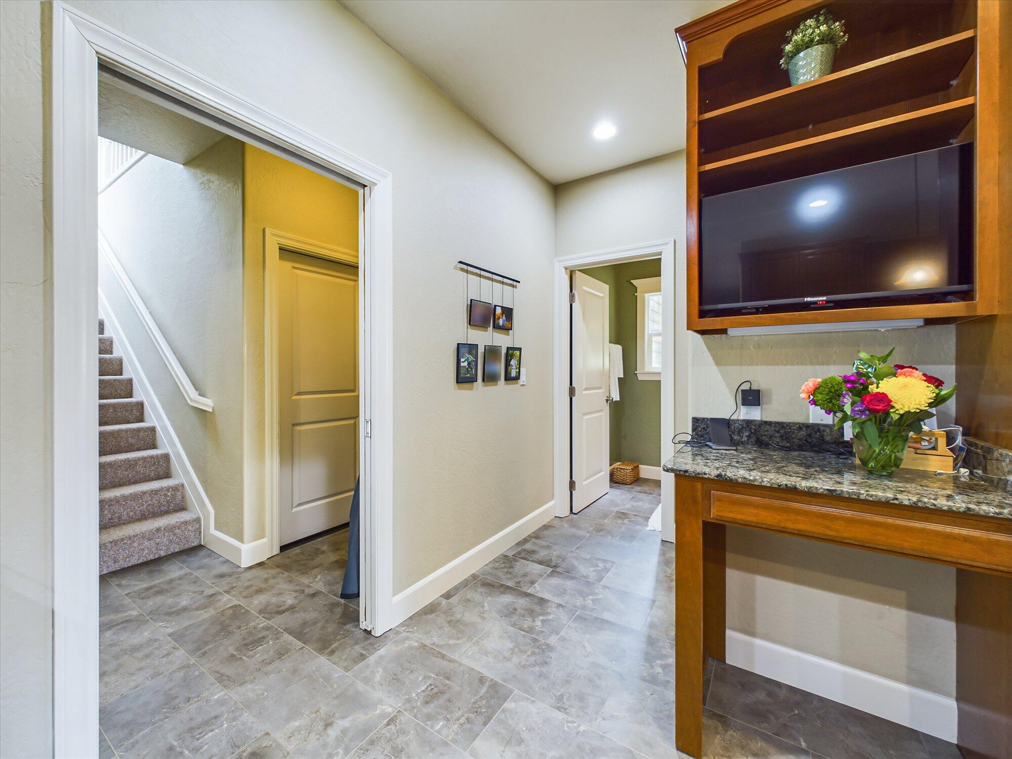2690 O'Neil Lane