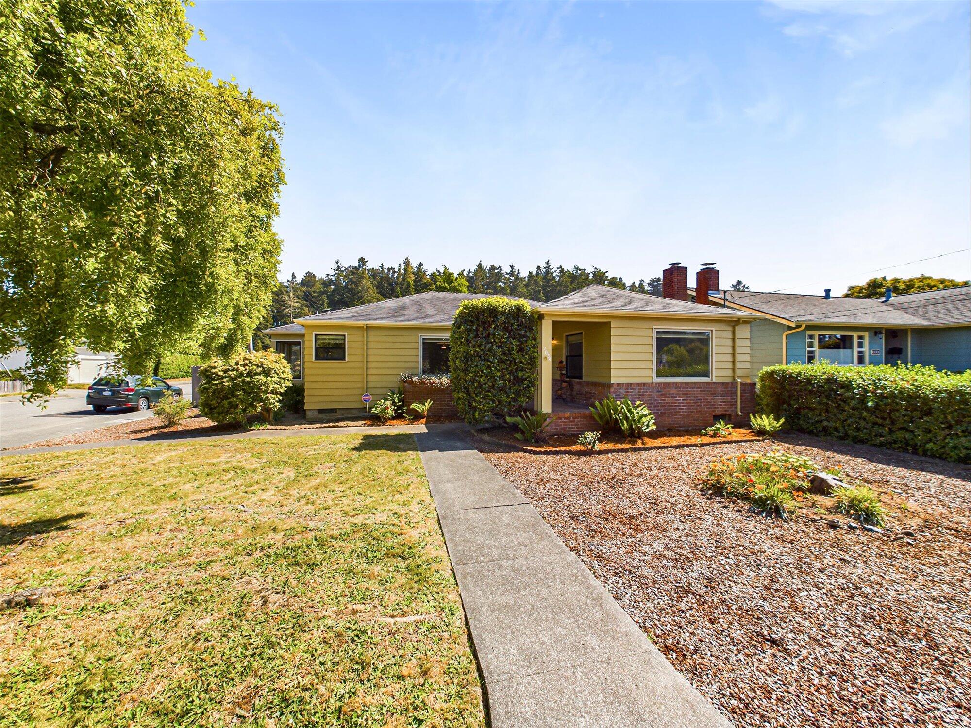 2034 Everding Street