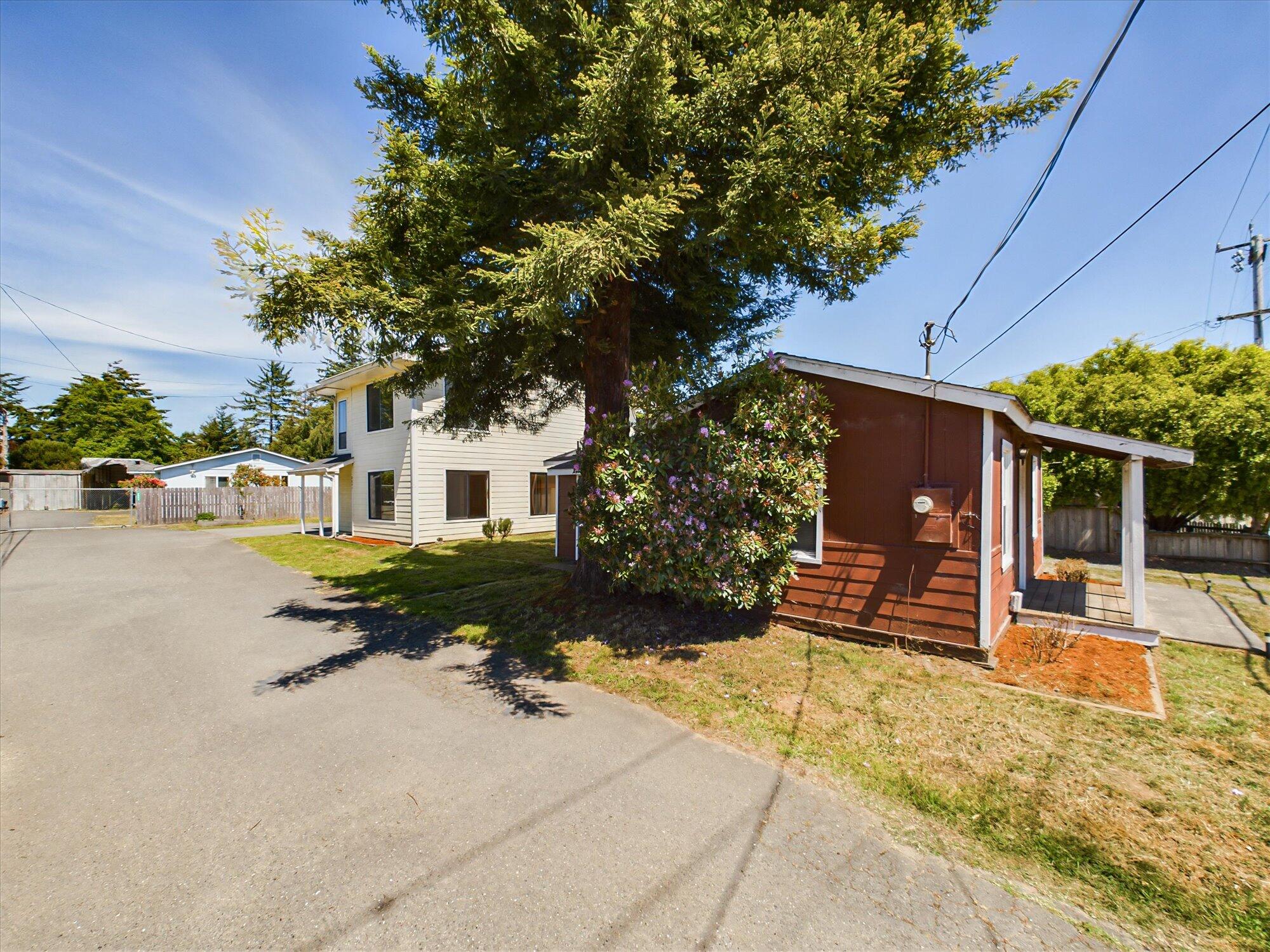 2051/2049 Sutter Road, McKinleyville