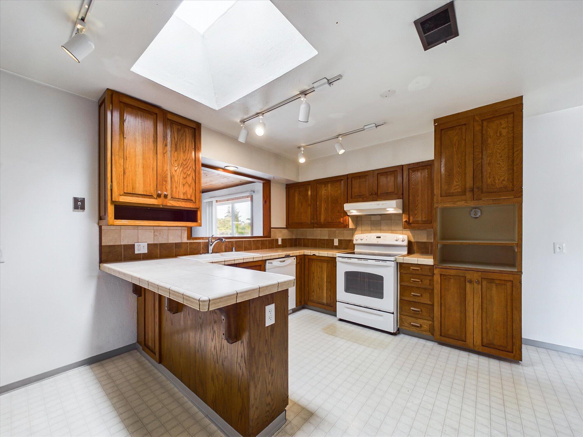 1749 Linton Avenue