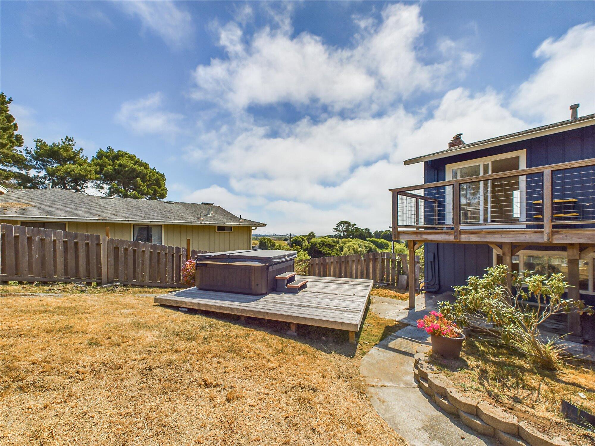 1563 Salmon Avenue, McKinleyville