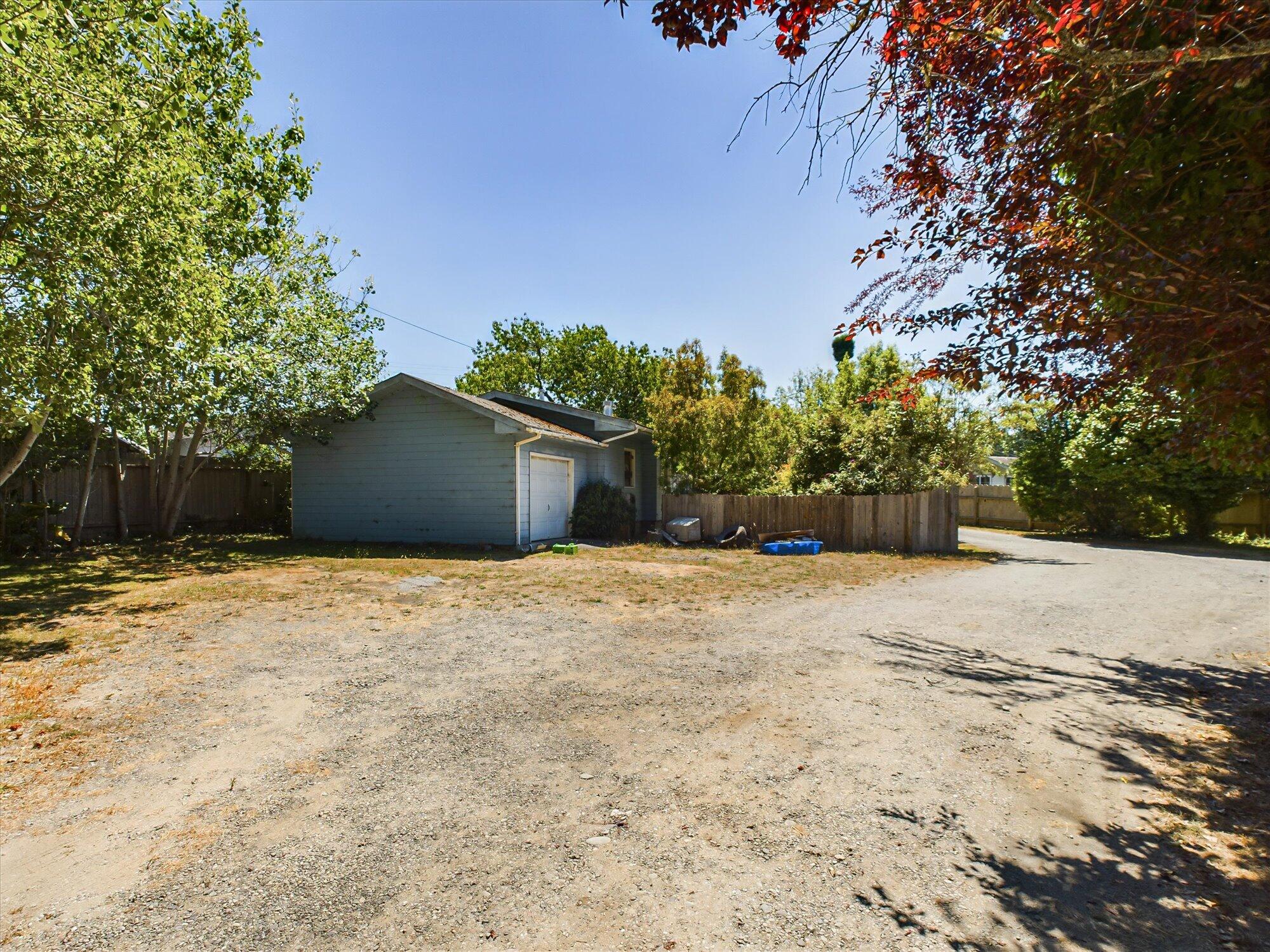 2035 Holly Street