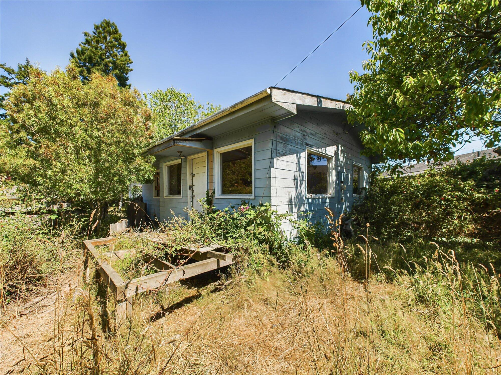 2035 Holly Street