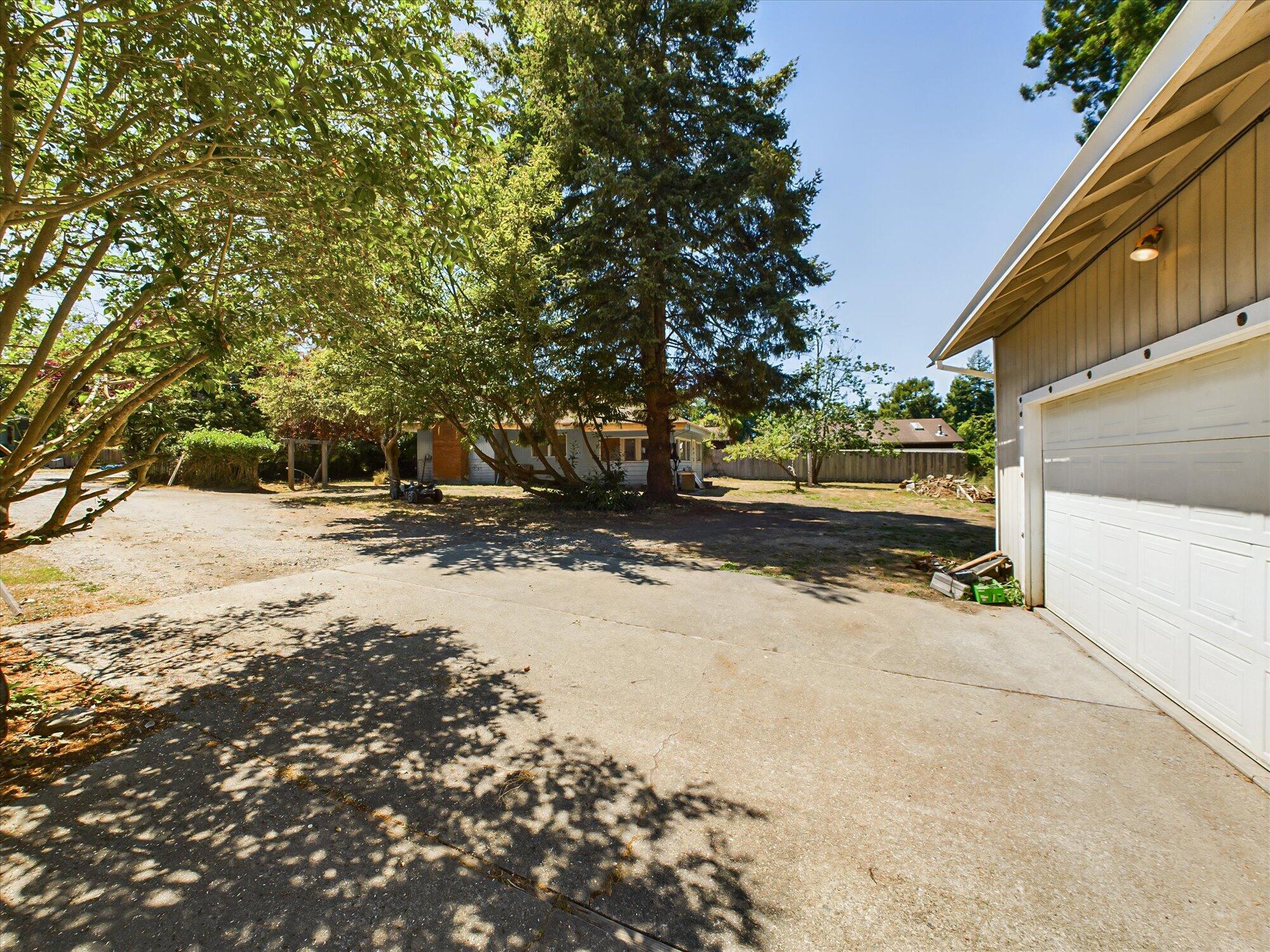 2035 Holly Street
