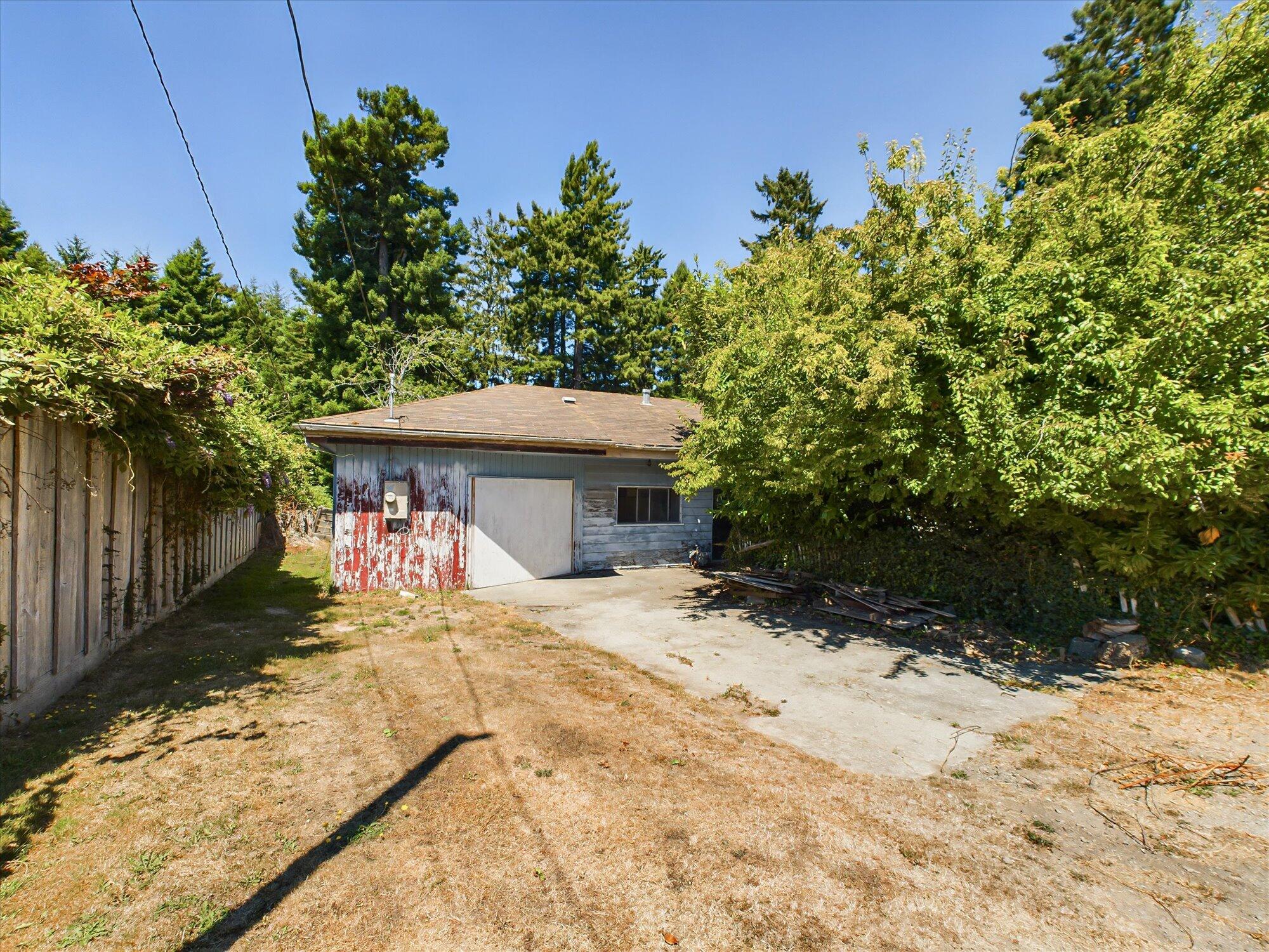 2035 Holly Street