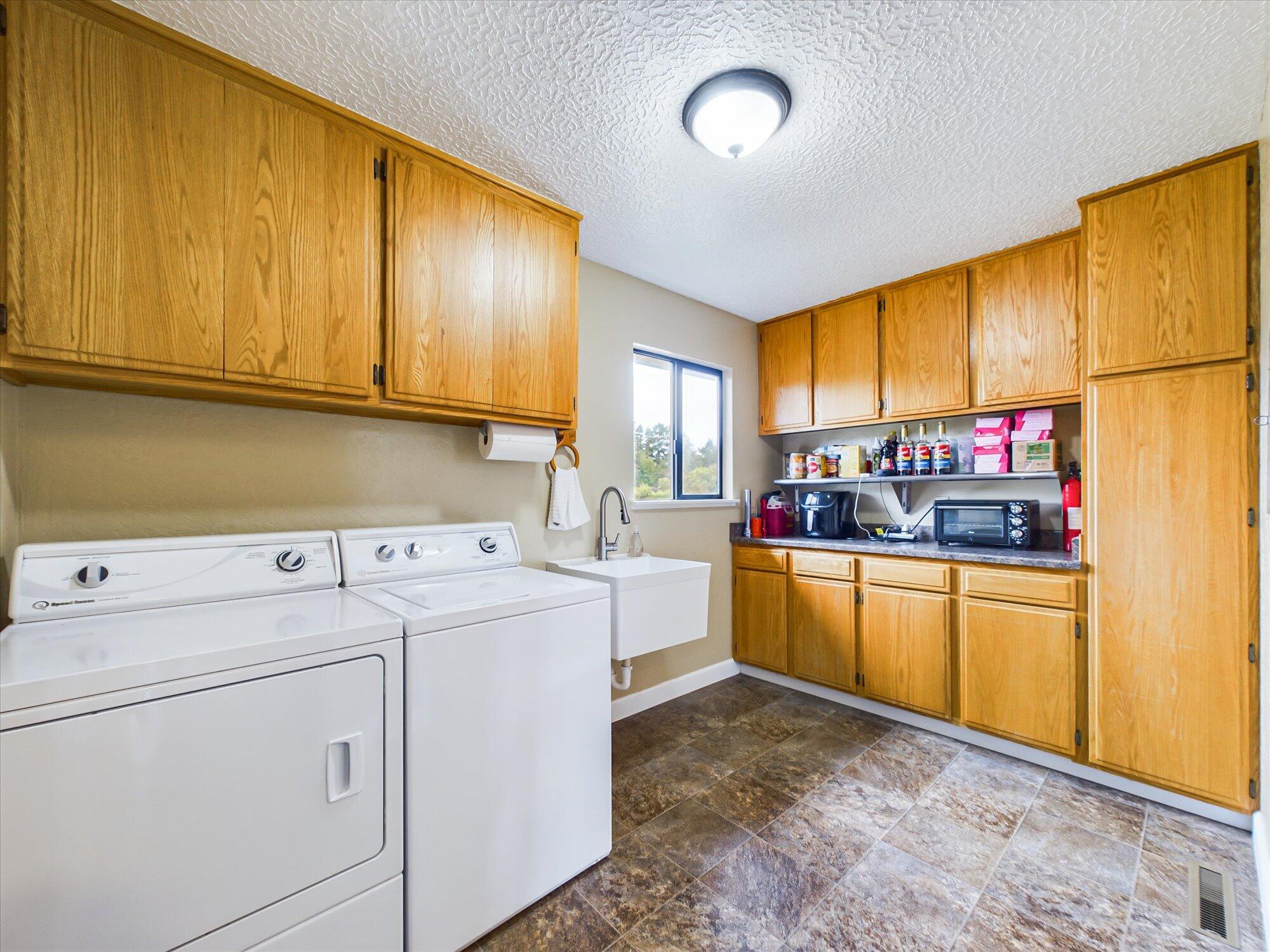 6001 Mckenny Lane