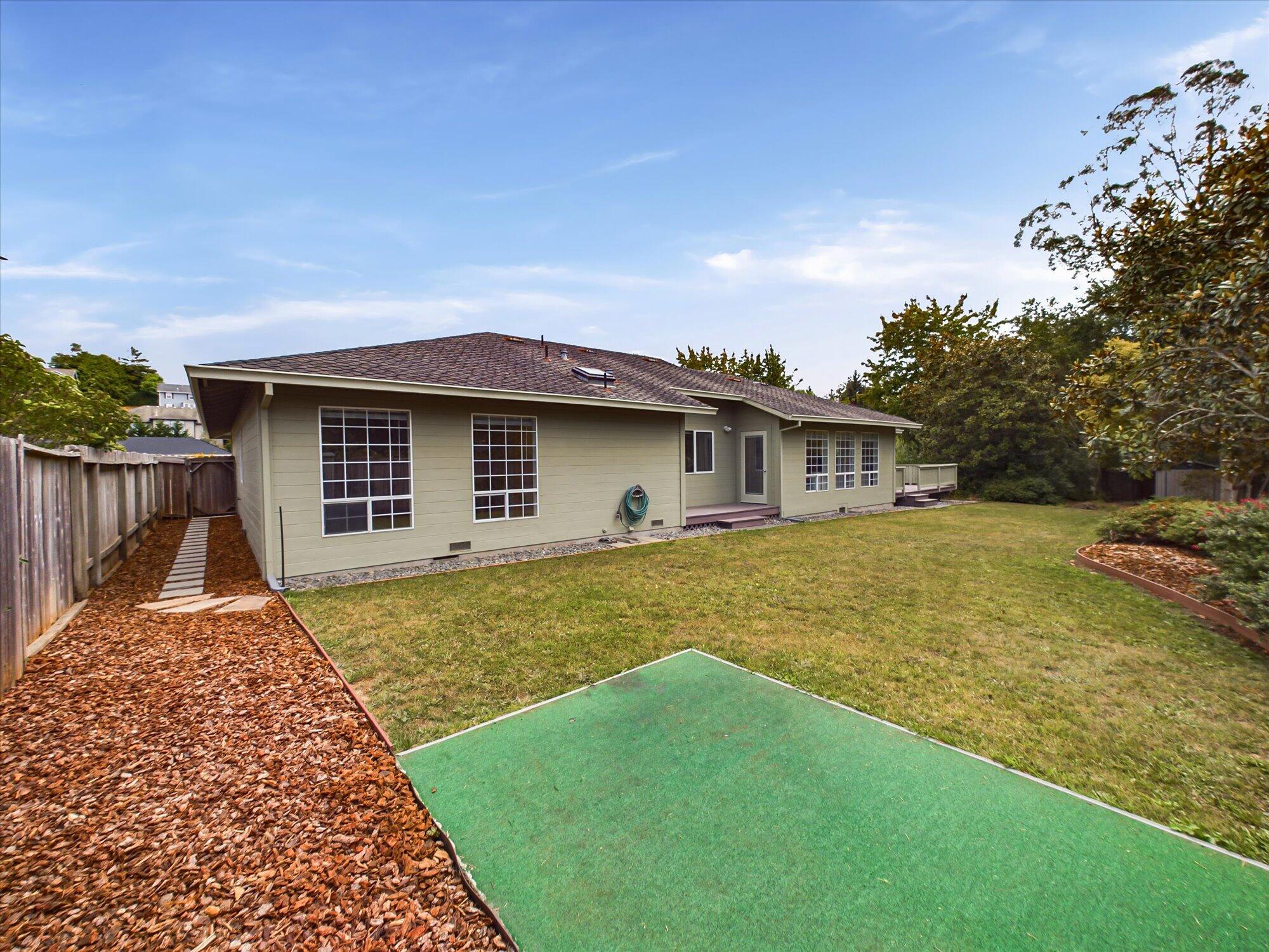 2150 Lexington Court, McKinleyville