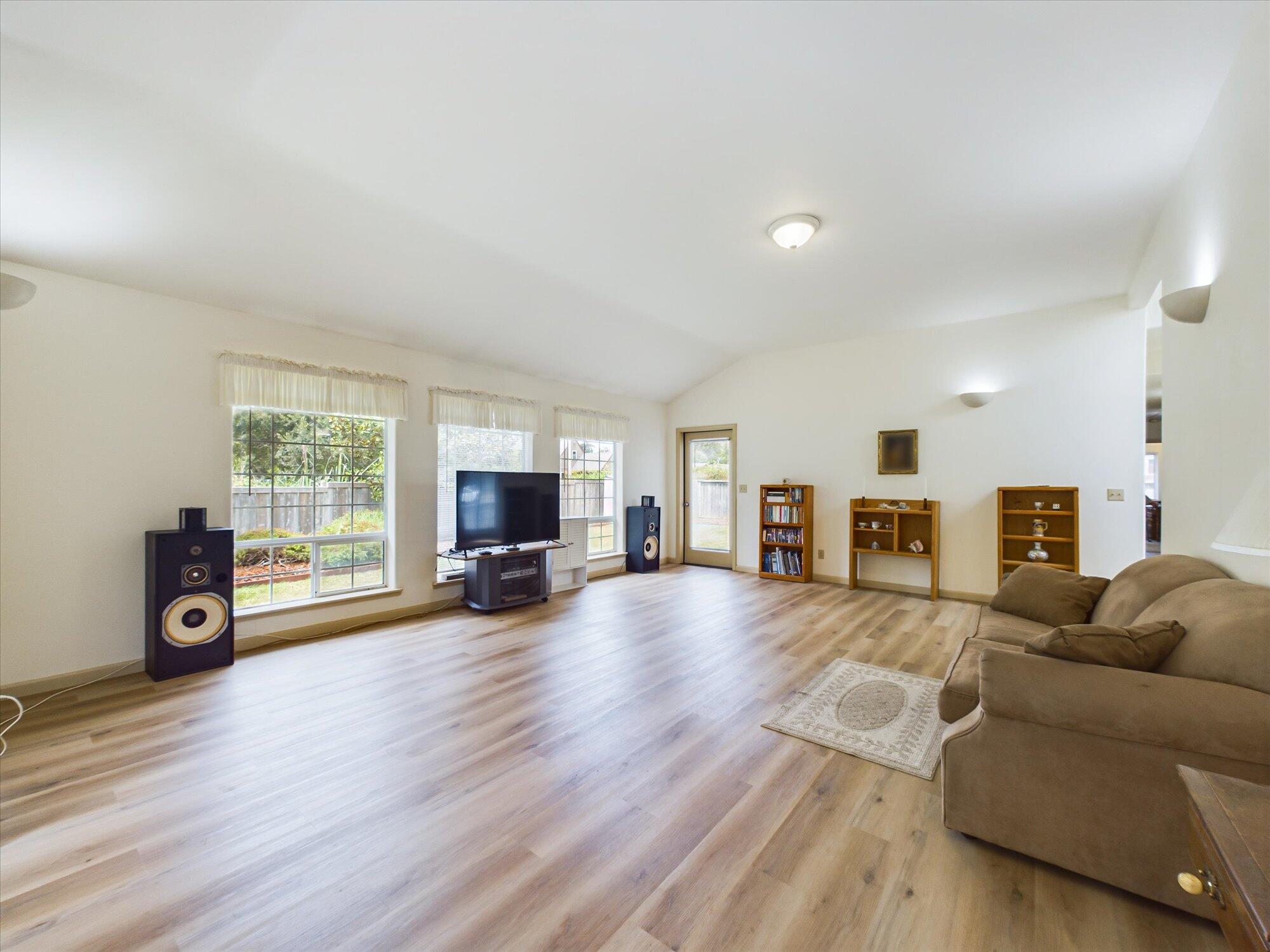 2150 Lexington Court, McKinleyville