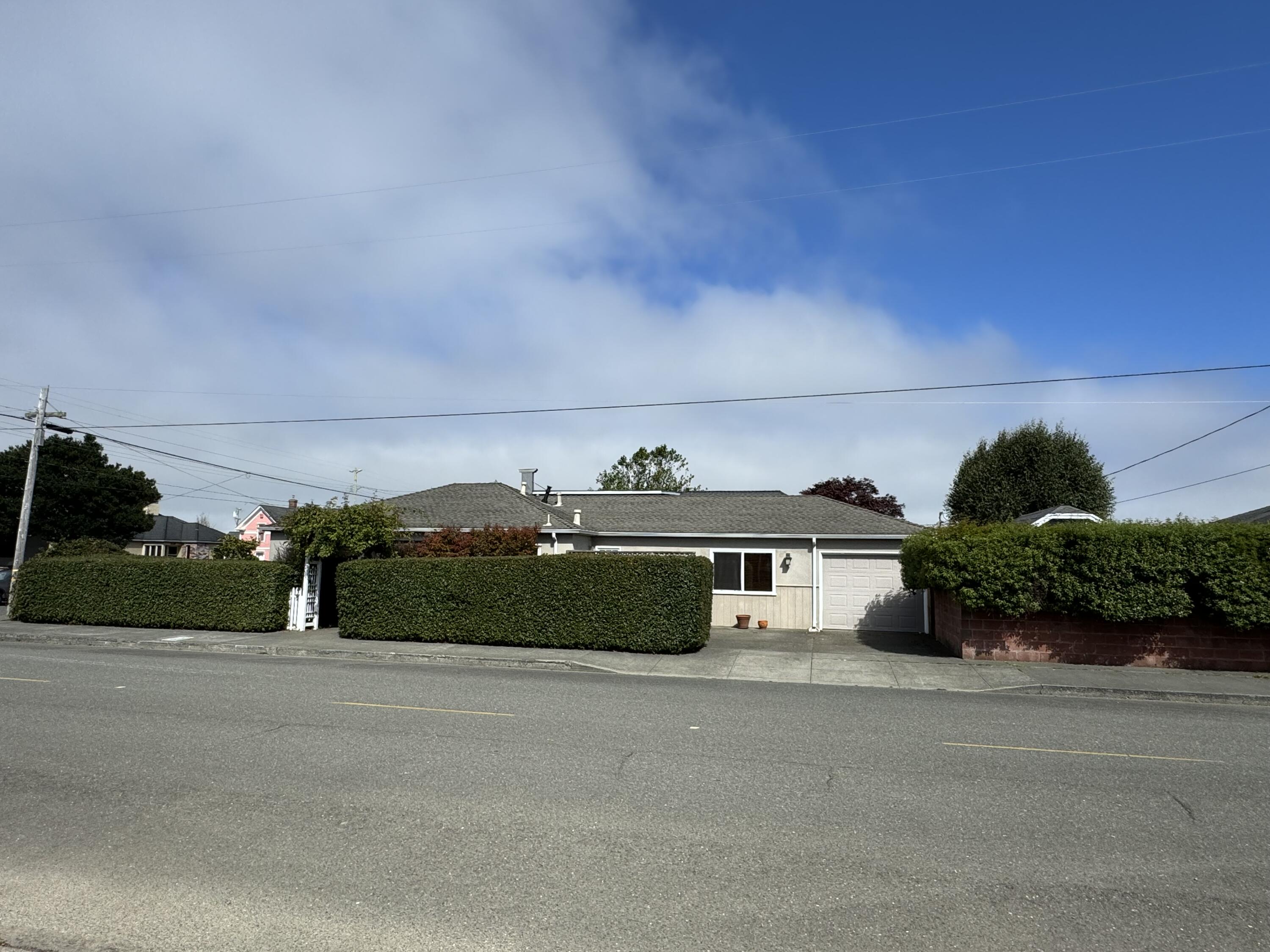 605 Humboldt Street