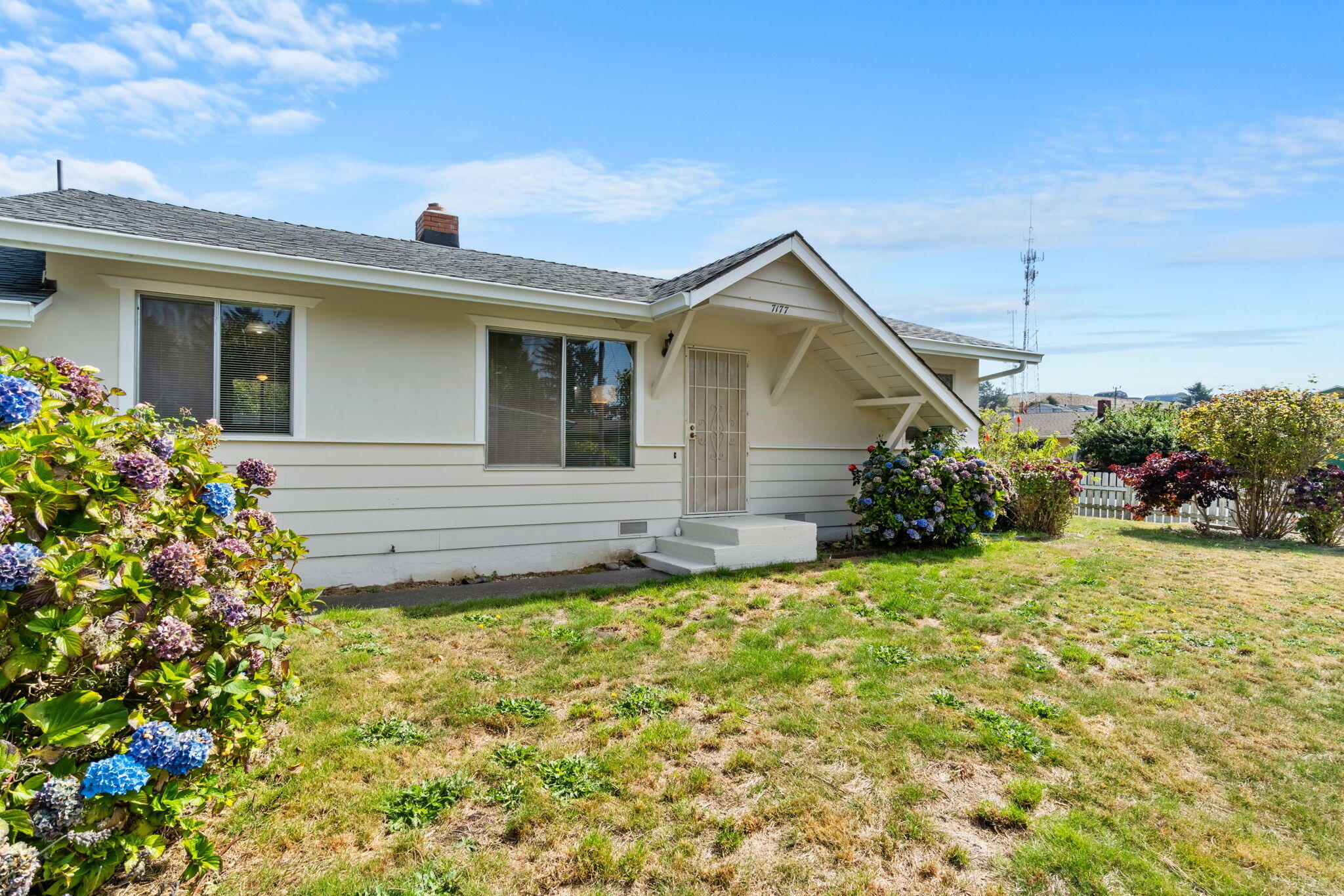 7177 David Avenue