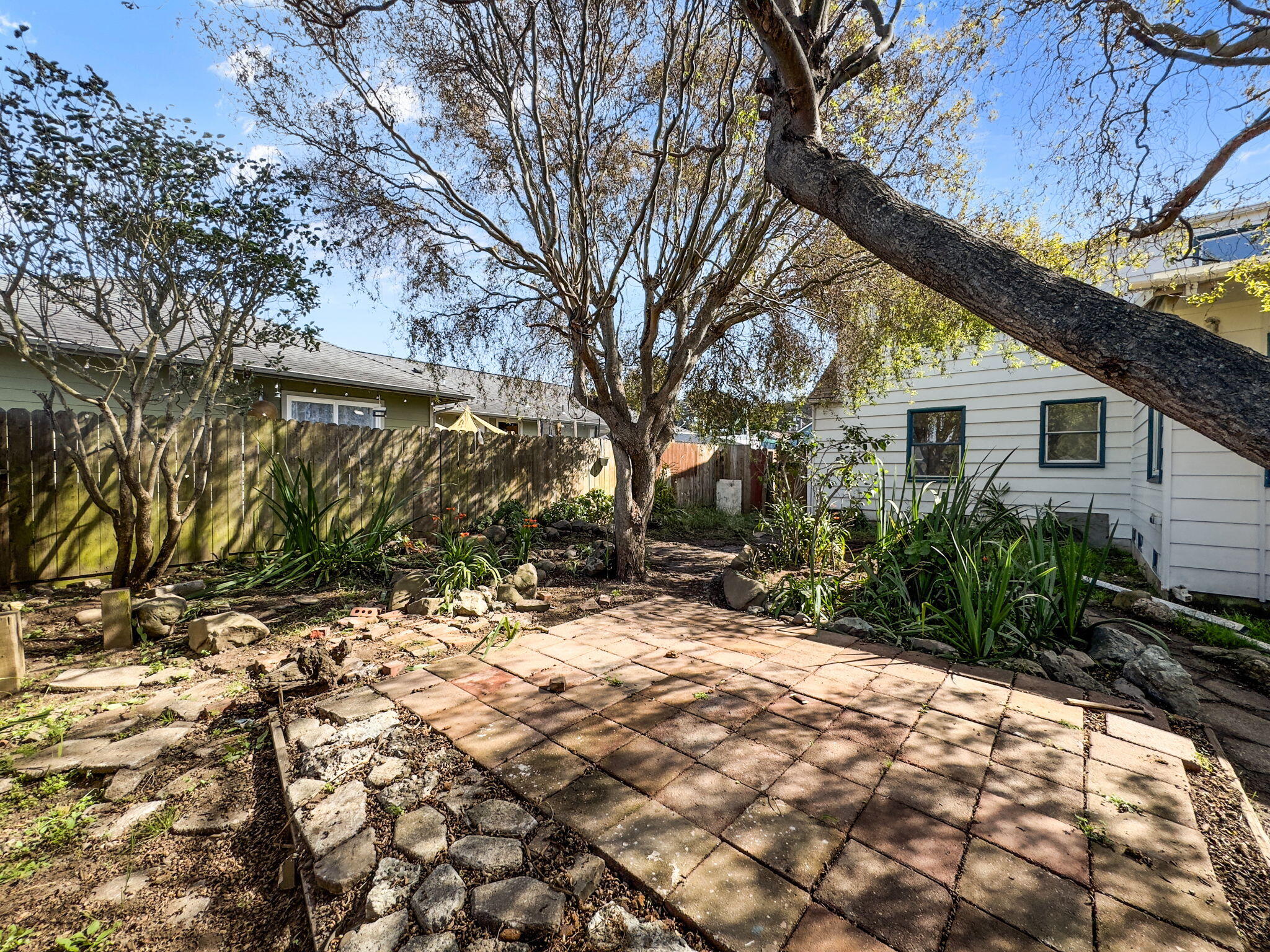 1520 Mccullens Avenue