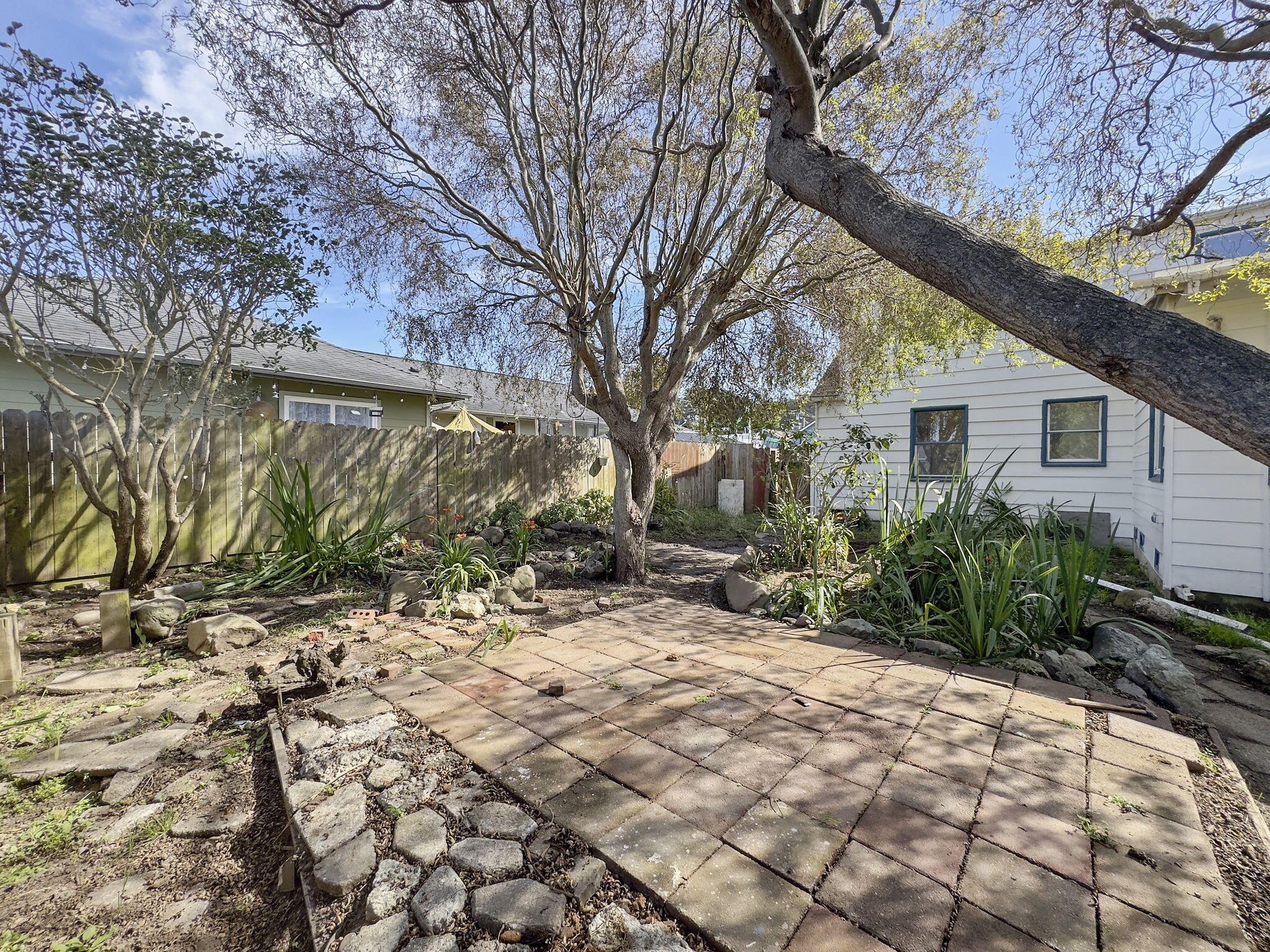 1520 Mccullens Avenue
