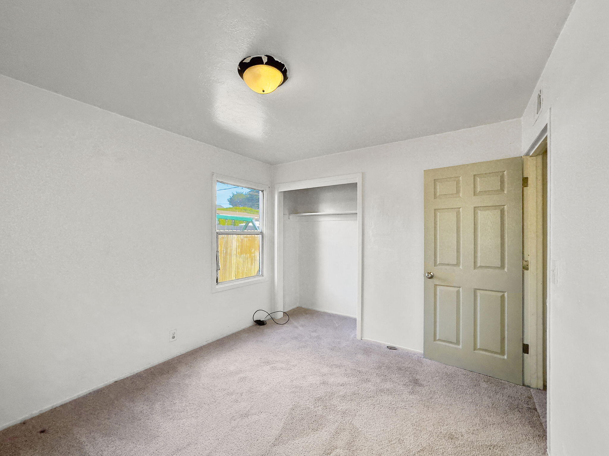 1520 Mccullens Avenue