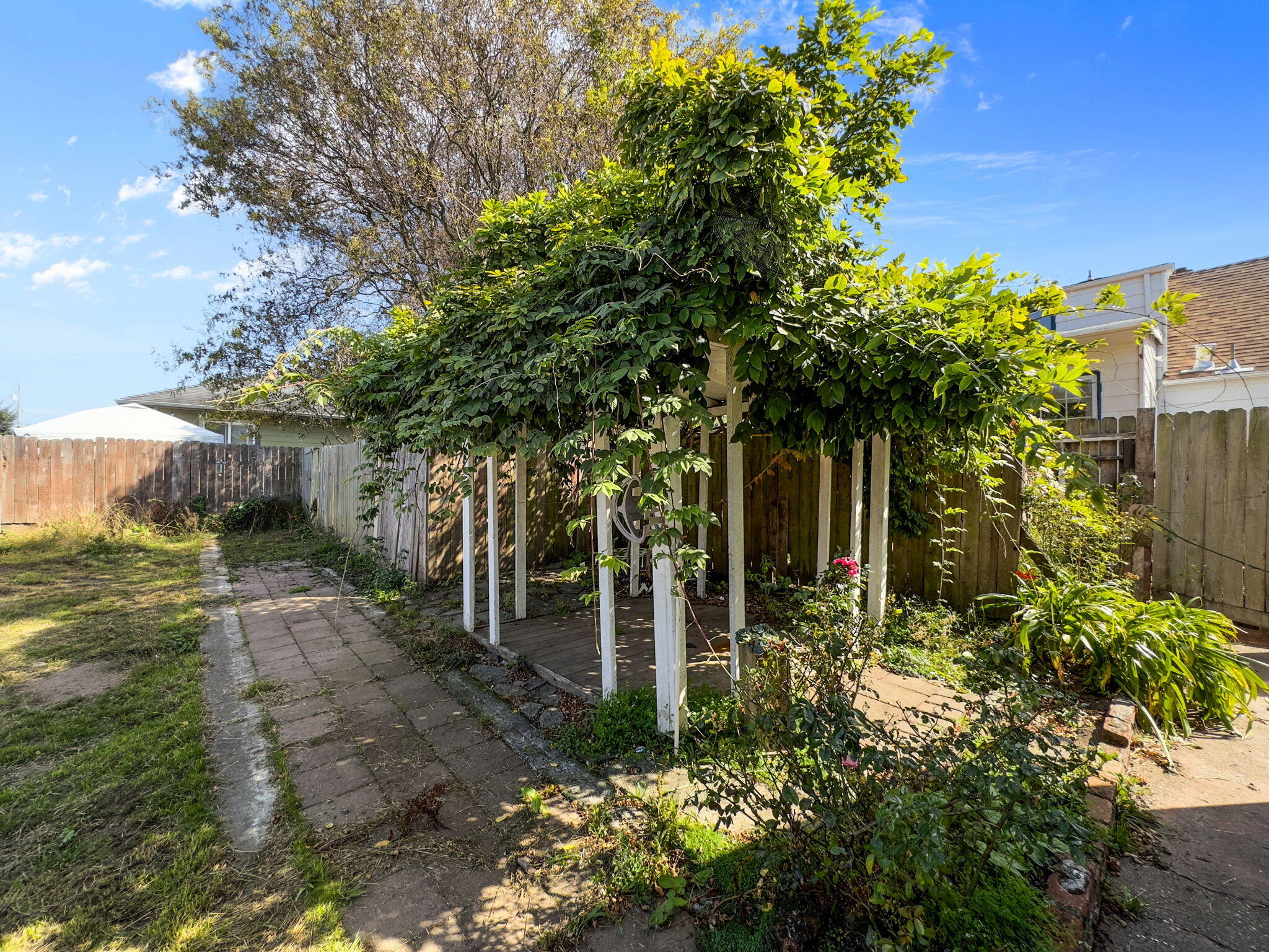 1520 Mccullens Avenue