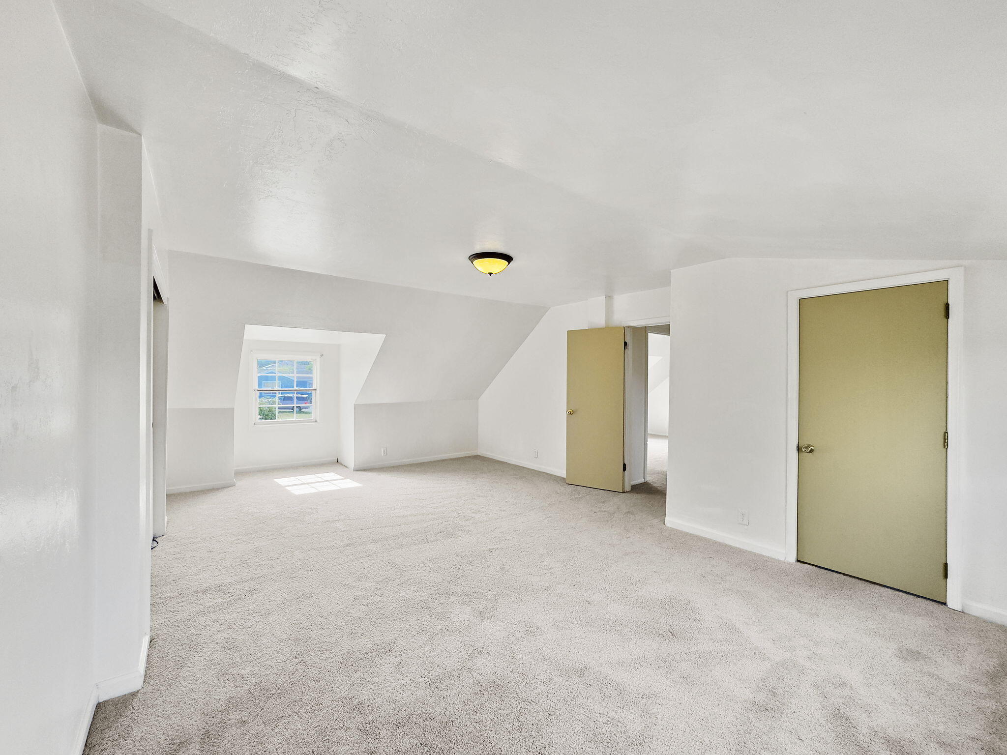 1520 Mccullens Avenue