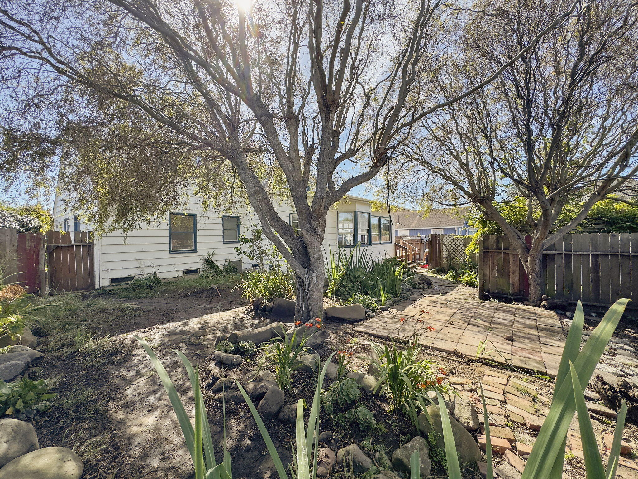 1520 Mccullens Avenue