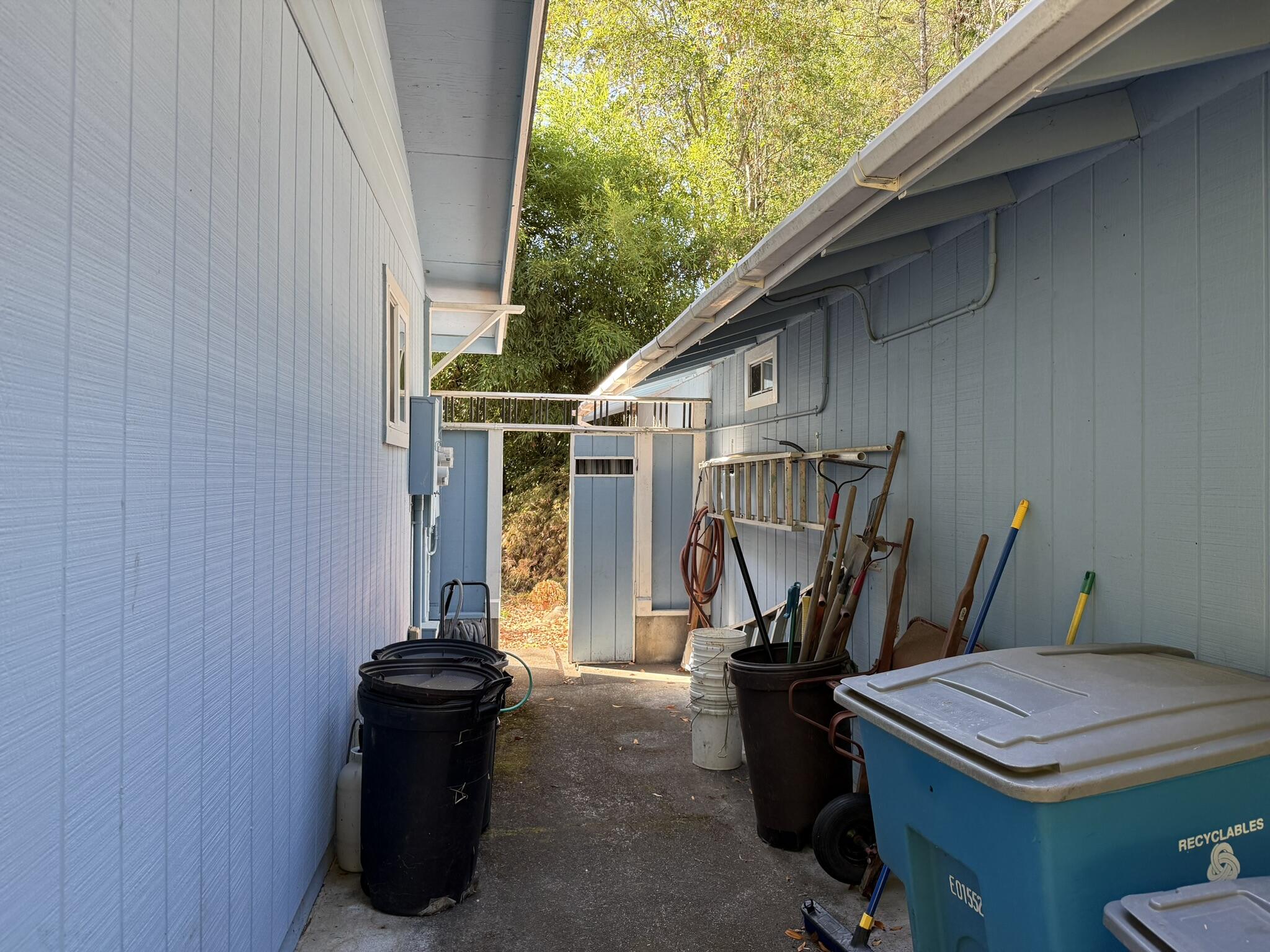 75 River Road