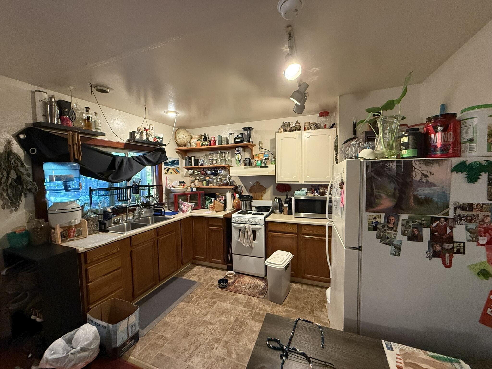 75 River Road