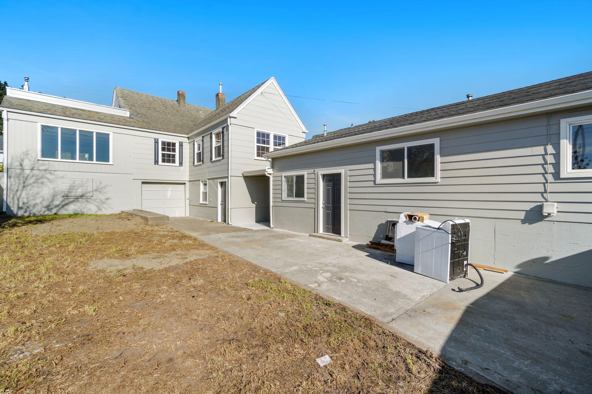 858 6th Street