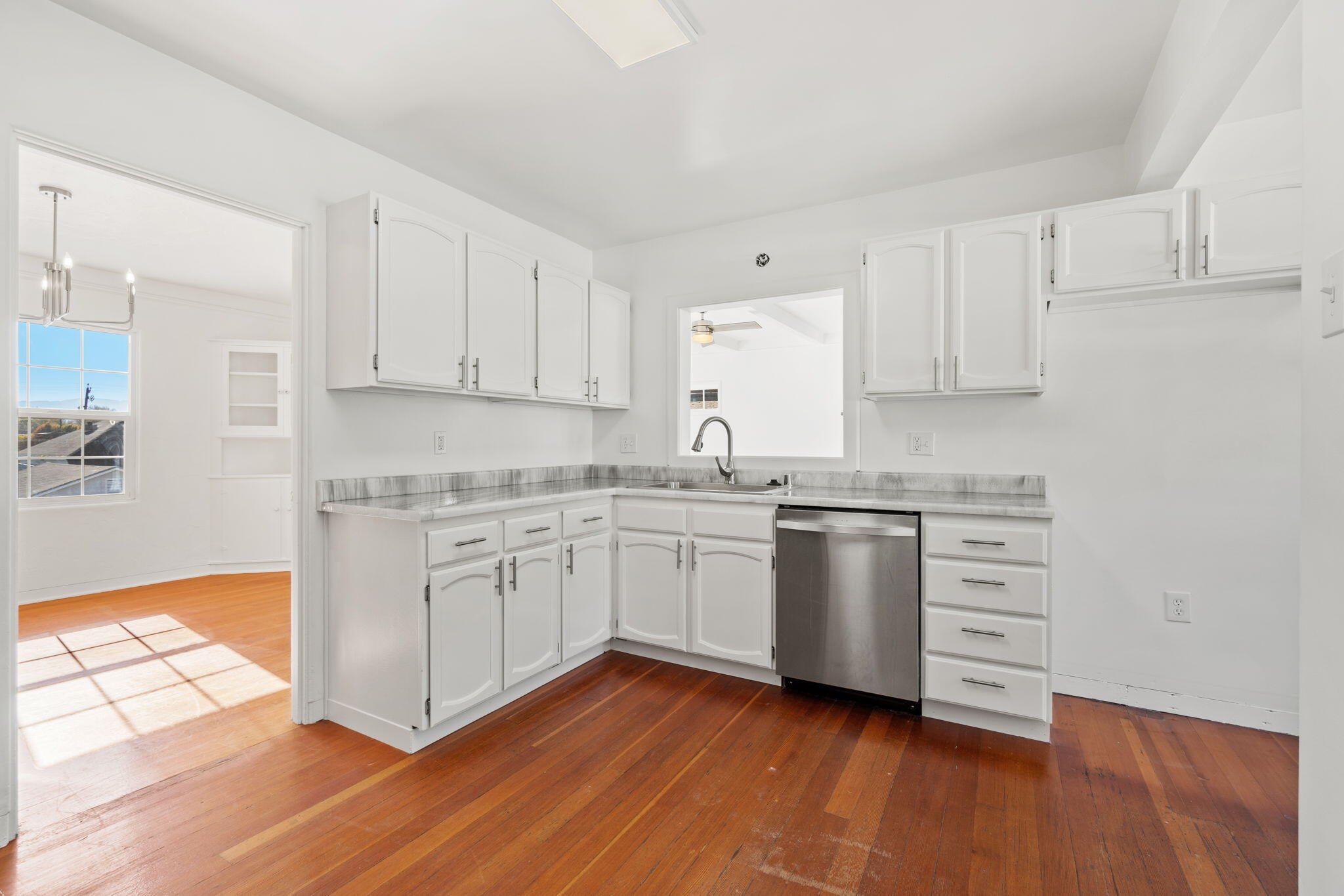 858 6th Street