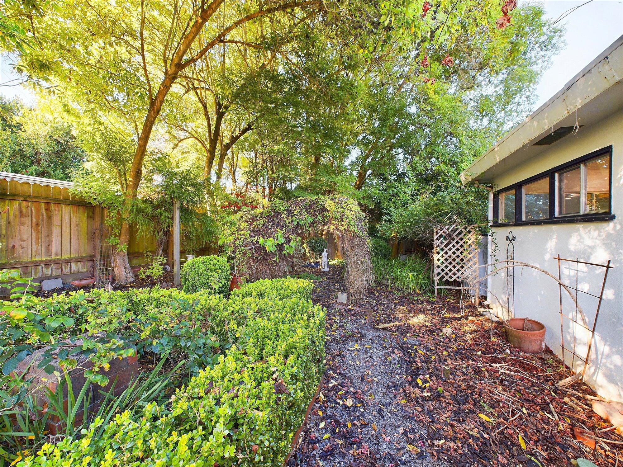 1864 Heather Lane