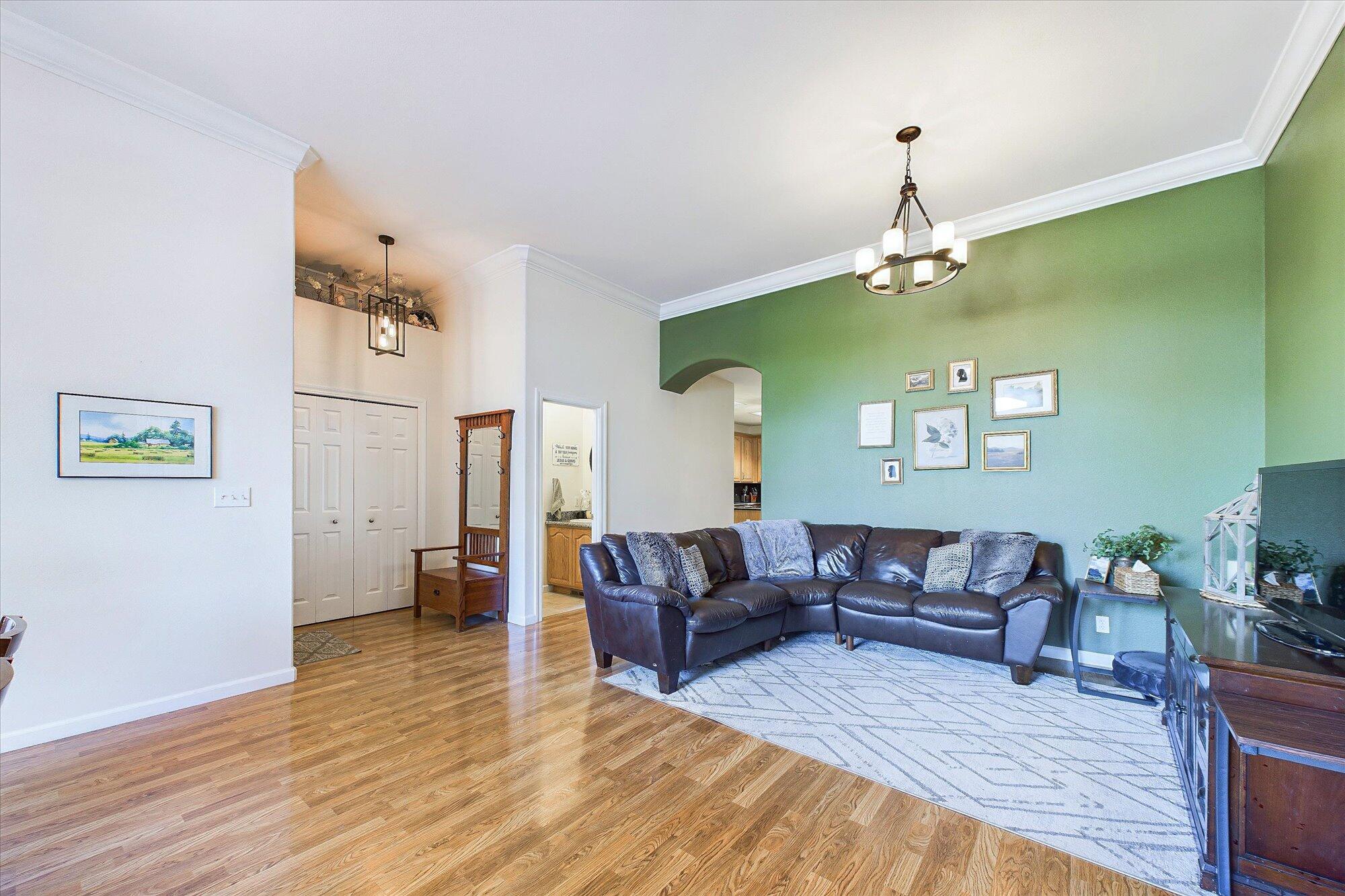 2105 Ardagh Court