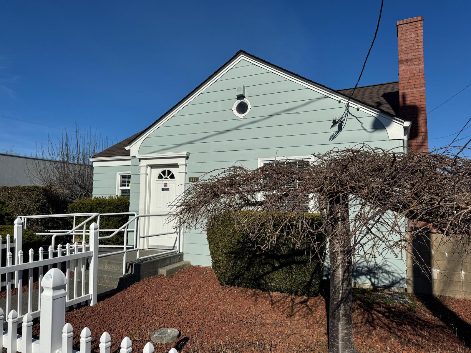 513 Russ Street