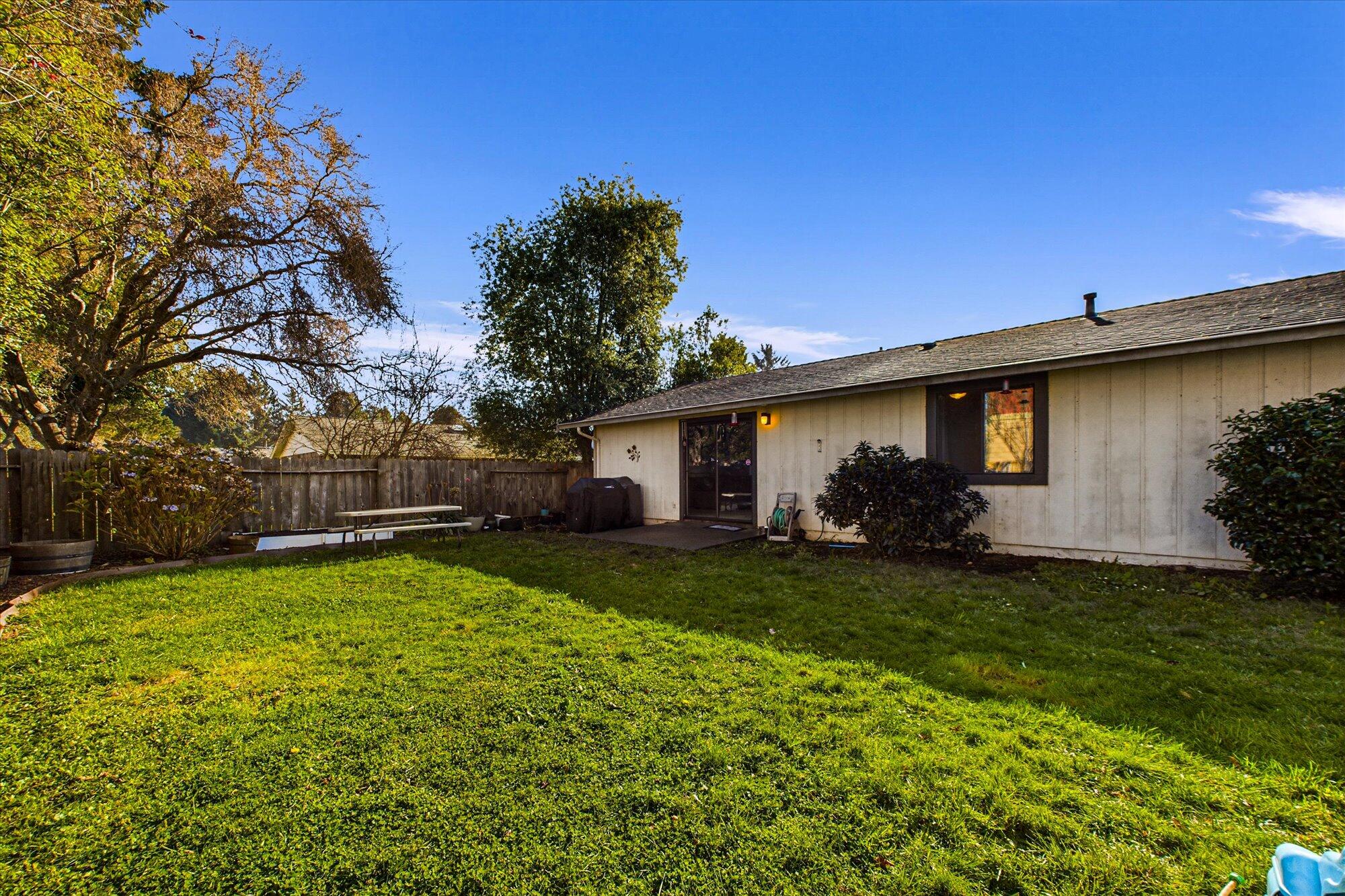 1951 Holly Drive, McKinleyville