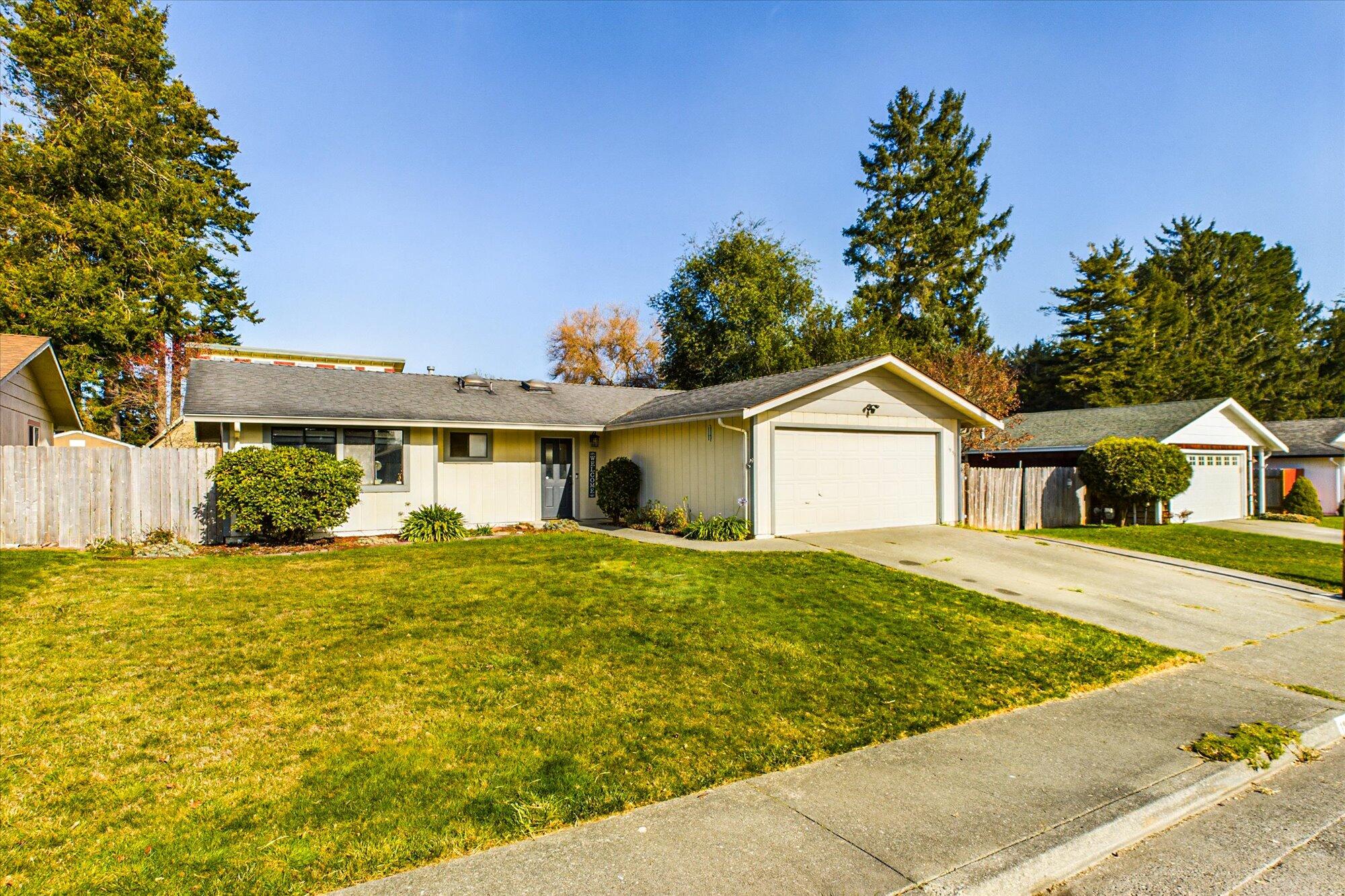 1951 Holly Drive, McKinleyville