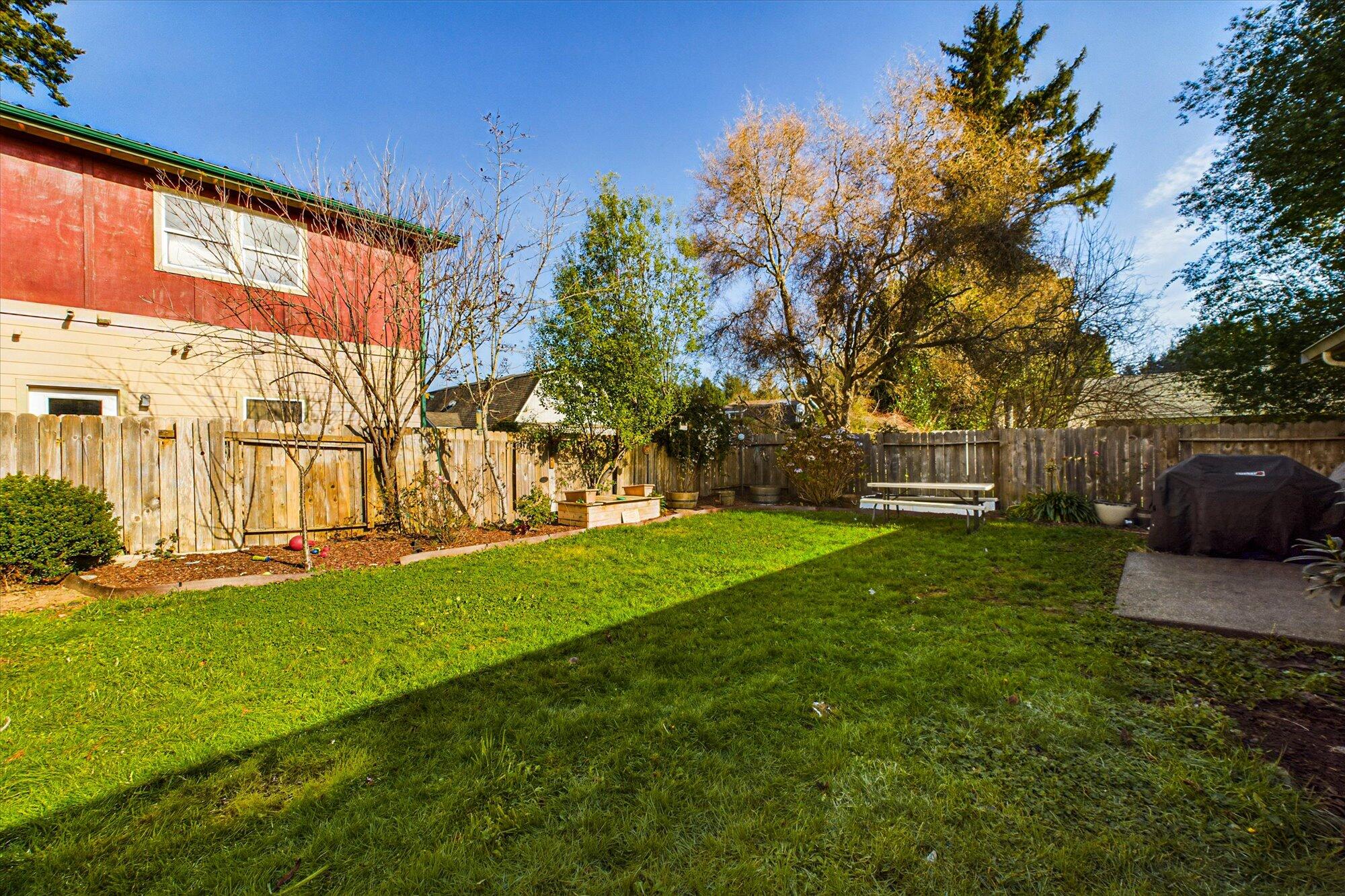 1951 Holly Drive, McKinleyville