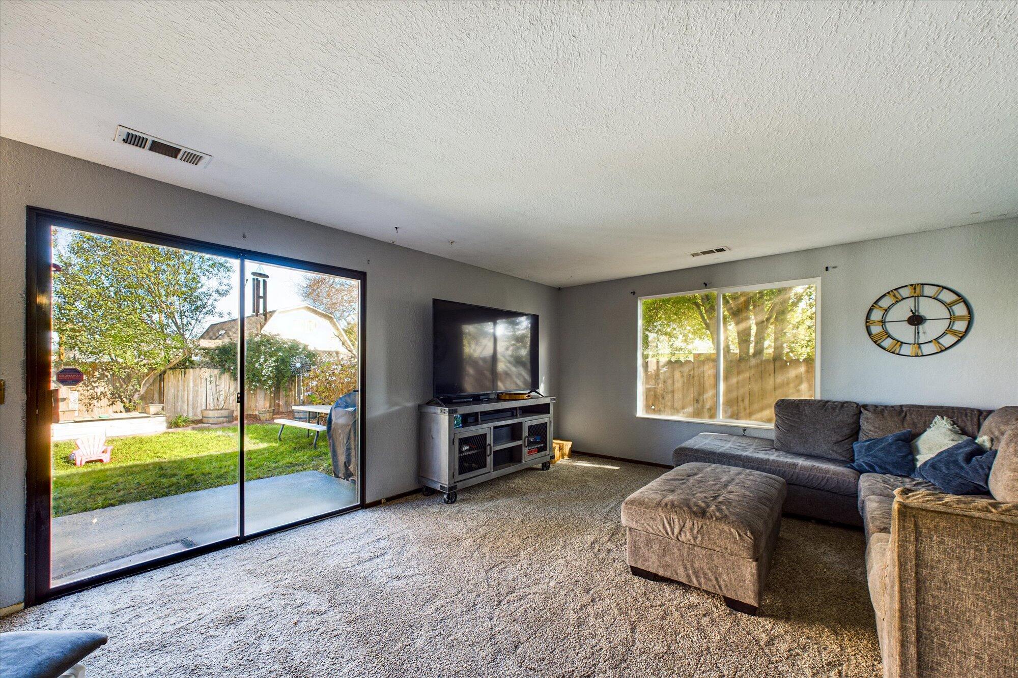 1951 Holly Drive, McKinleyville